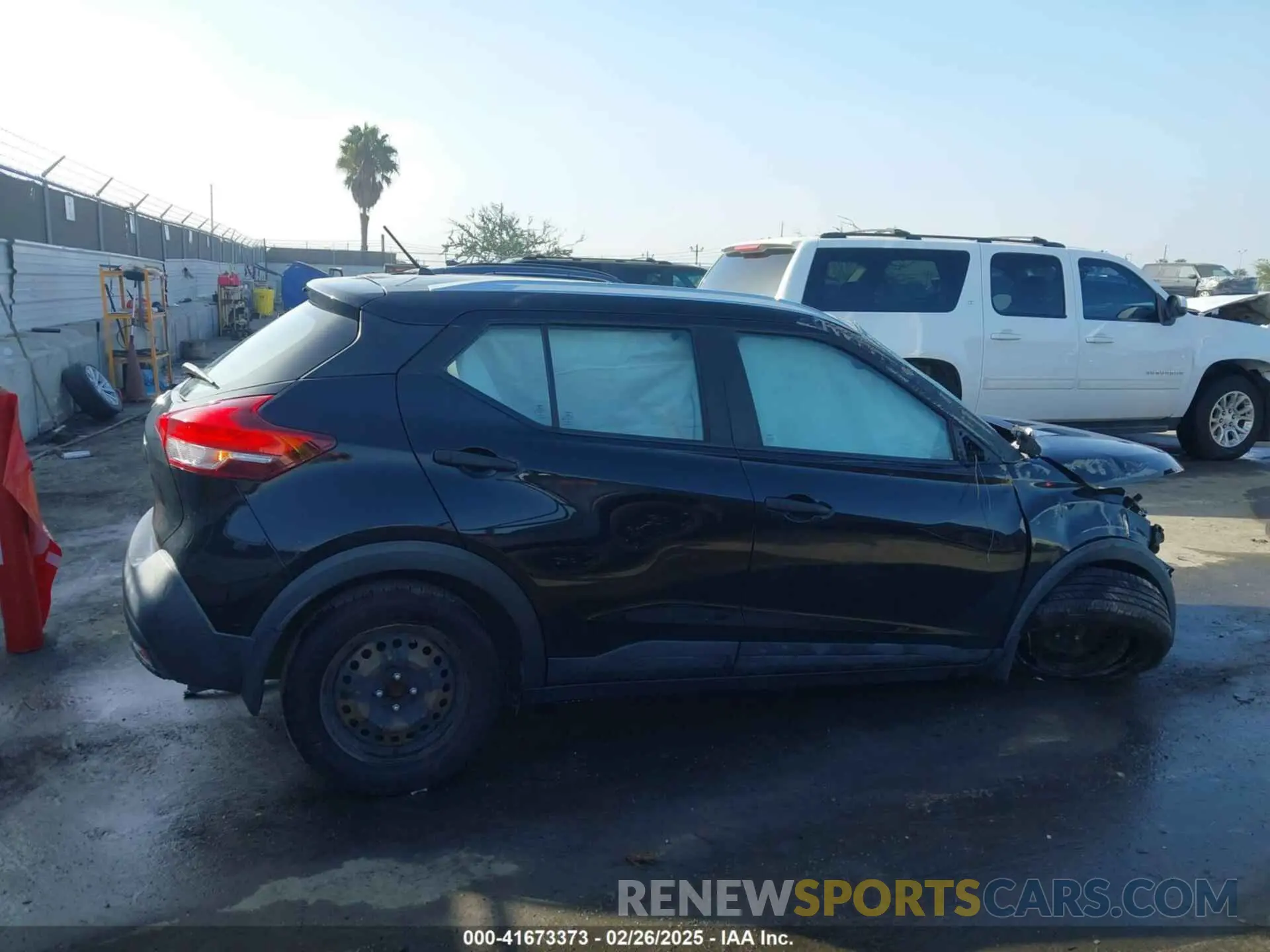 12 Photograph of a damaged car 3N1CP5CU1KL564723 NISSAN KICKS 2019