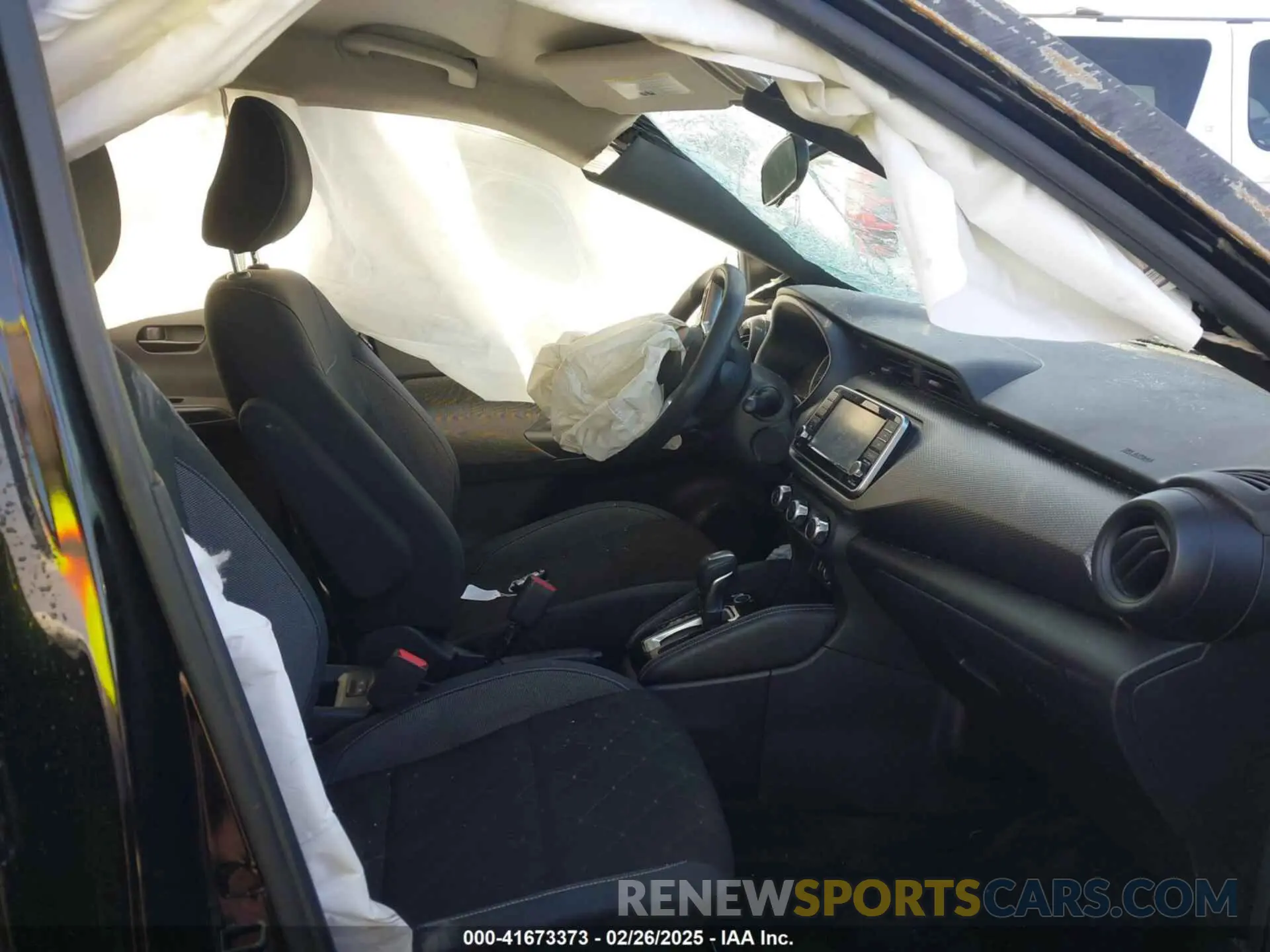 5 Photograph of a damaged car 3N1CP5CU1KL564723 NISSAN KICKS 2019