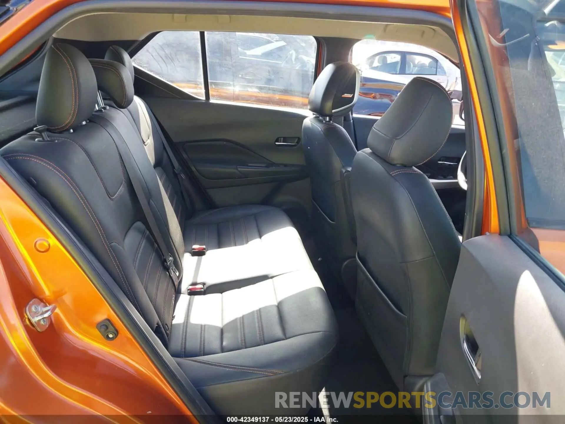 8 Photograph of a damaged car 3N1CP5CU1KL567444 NISSAN KICKS 2019
