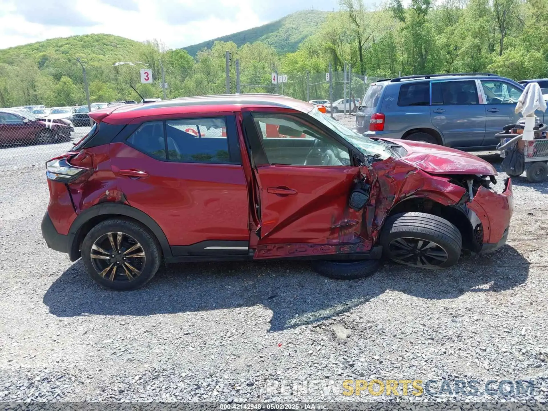 12 Photograph of a damaged car 3N1CP5CU2KL493953 NISSAN KICKS 2019