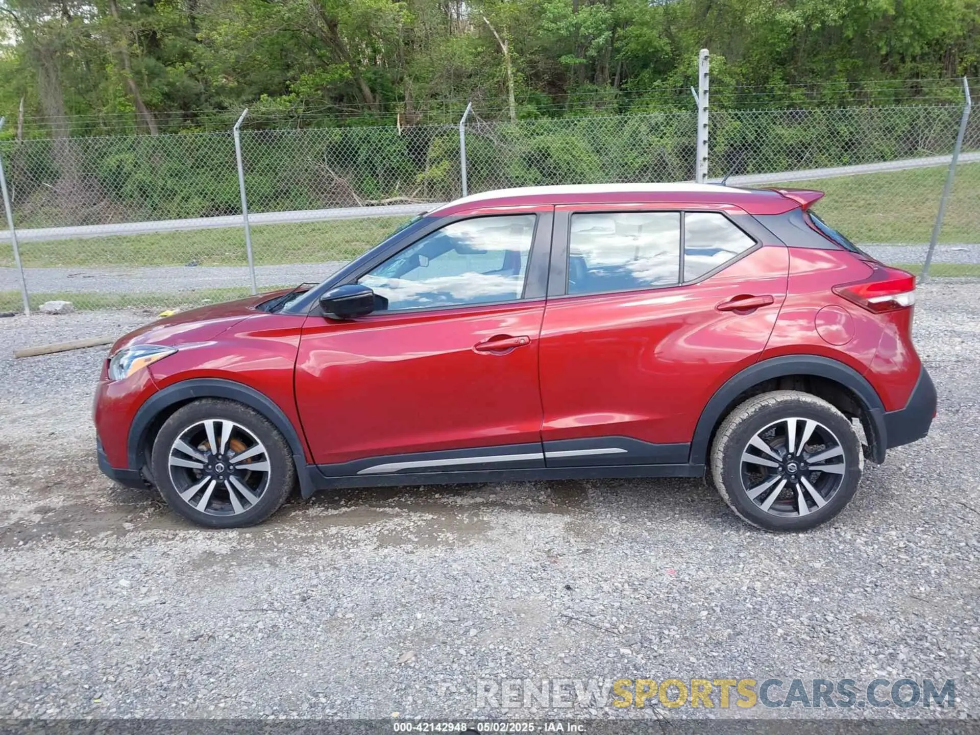 13 Photograph of a damaged car 3N1CP5CU2KL493953 NISSAN KICKS 2019