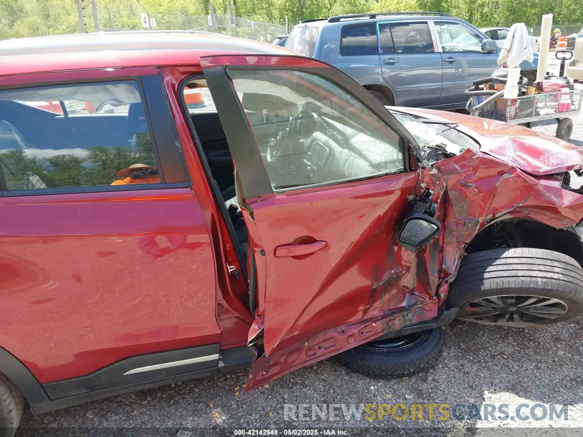 17 Photograph of a damaged car 3N1CP5CU2KL493953 NISSAN KICKS 2019
