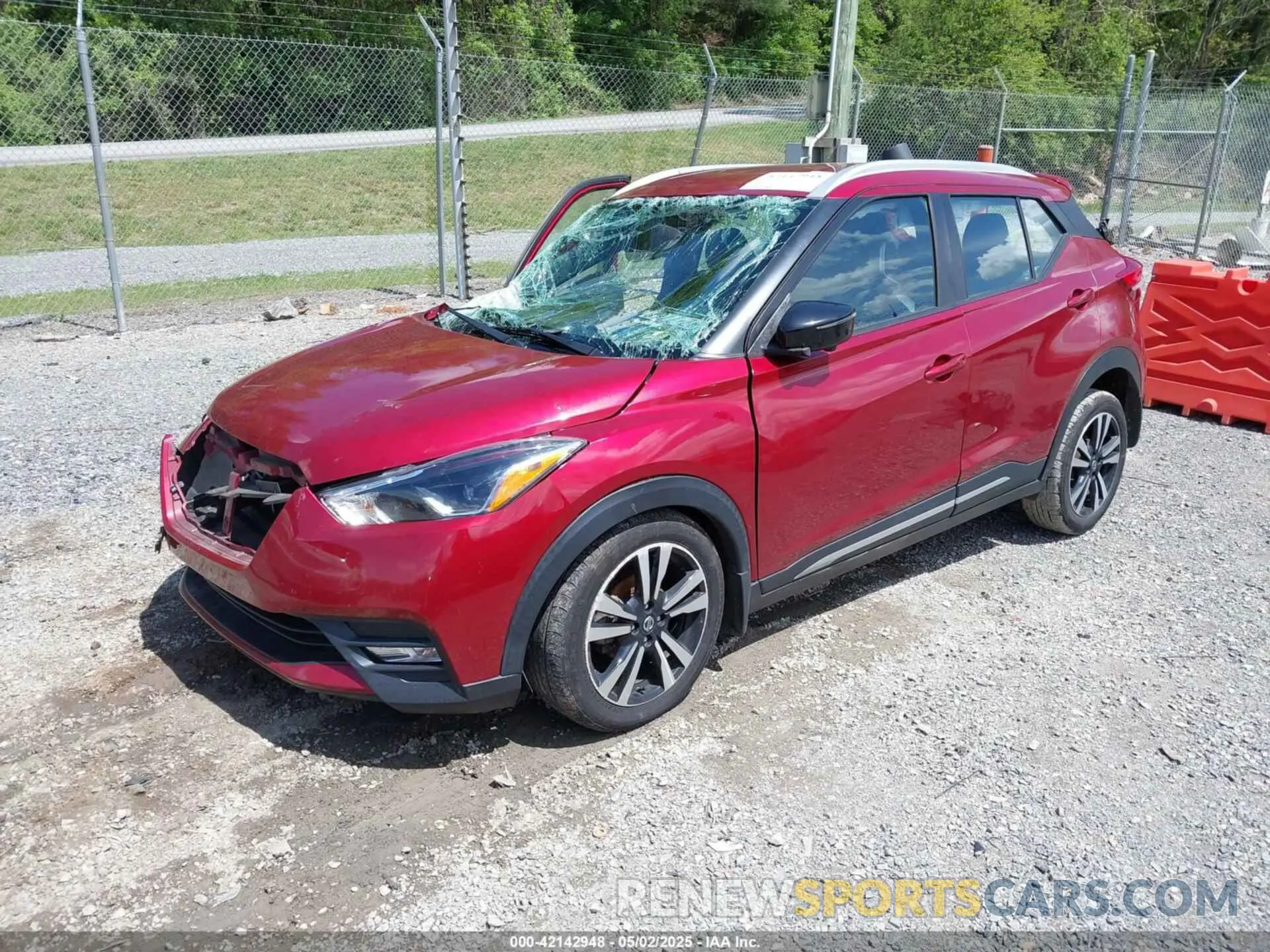 2 Photograph of a damaged car 3N1CP5CU2KL493953 NISSAN KICKS 2019