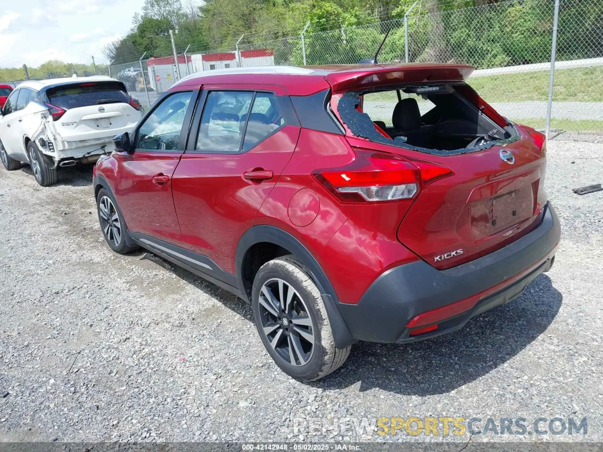 3 Photograph of a damaged car 3N1CP5CU2KL493953 NISSAN KICKS 2019
