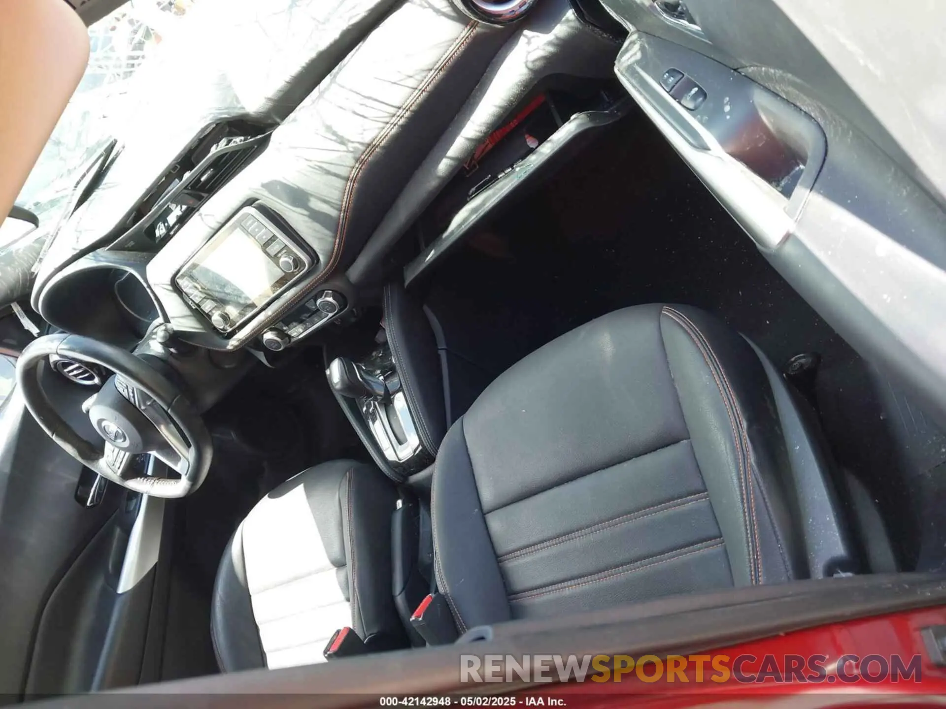 5 Photograph of a damaged car 3N1CP5CU2KL493953 NISSAN KICKS 2019