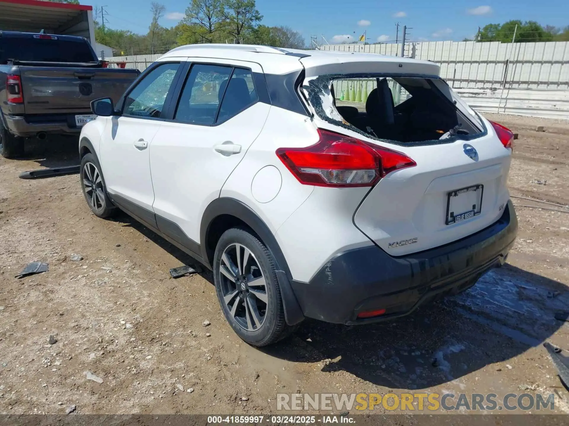 3 Photograph of a damaged car 3N1CP5CU2KL497873 NISSAN KICKS 2019
