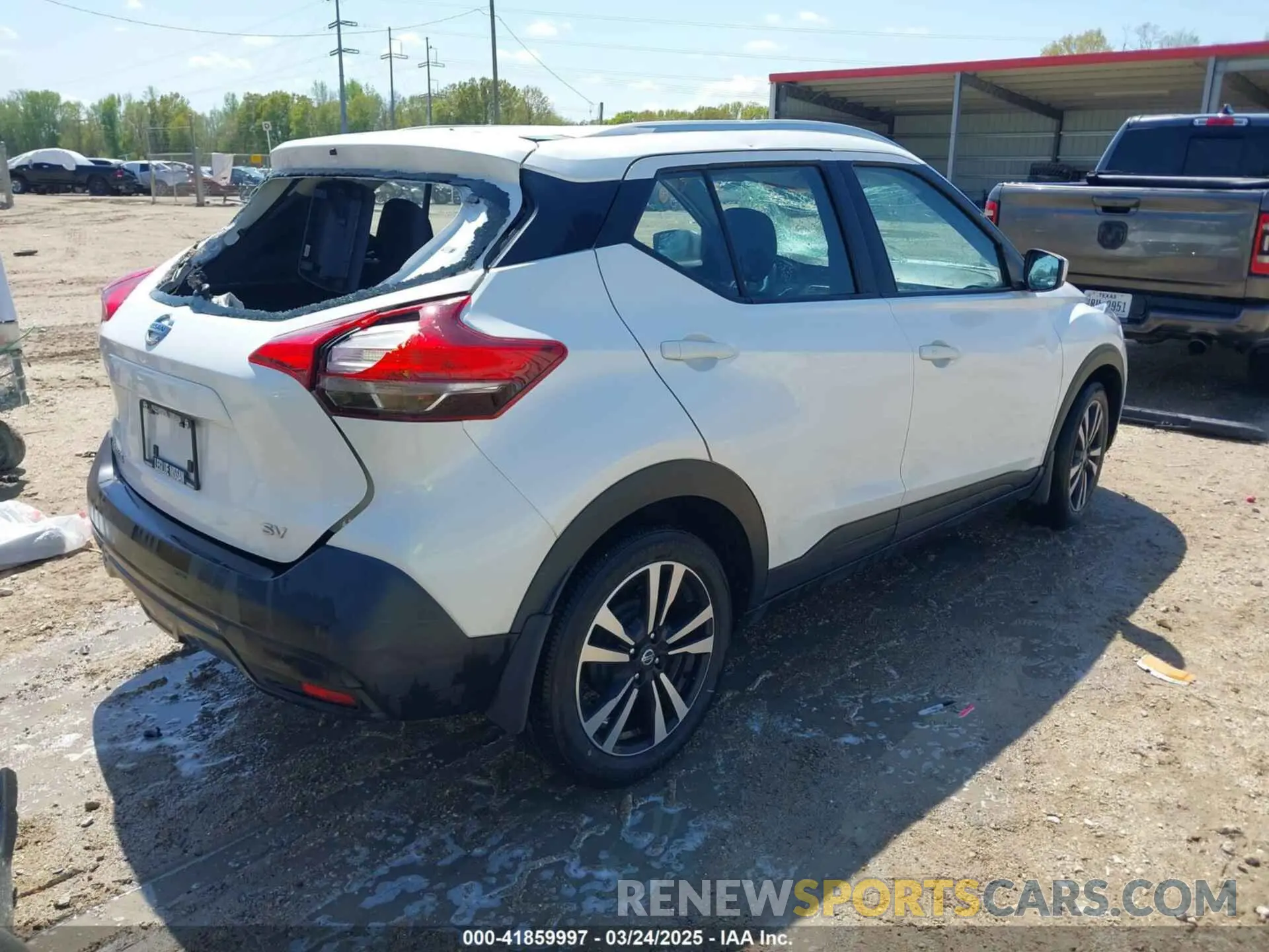 4 Photograph of a damaged car 3N1CP5CU2KL497873 NISSAN KICKS 2019