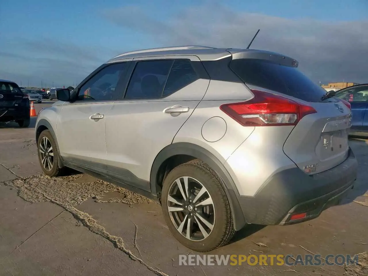 2 Photograph of a damaged car 3N1CP5CU2KL509925 NISSAN KICKS 2019