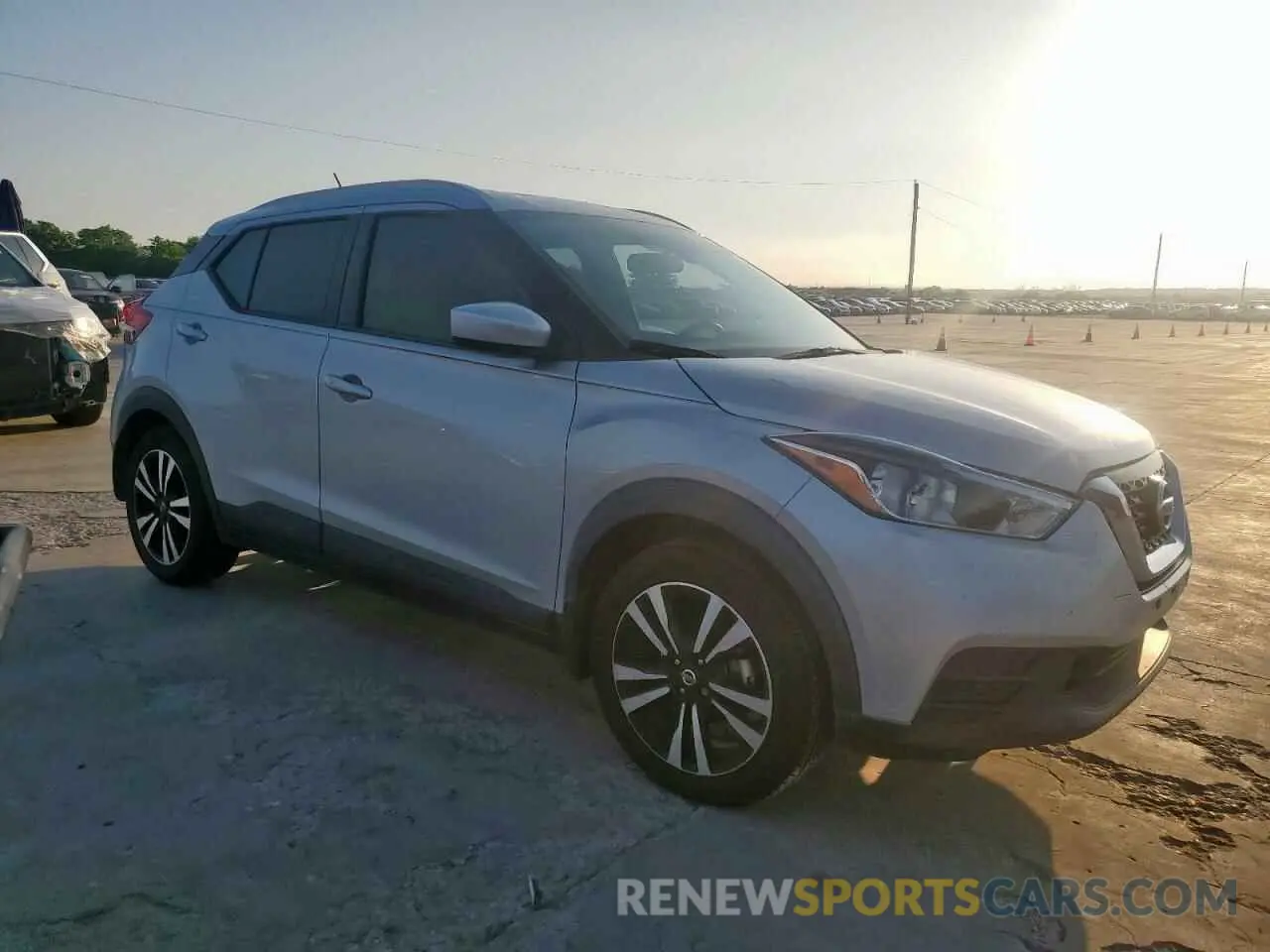 4 Photograph of a damaged car 3N1CP5CU2KL509925 NISSAN KICKS 2019