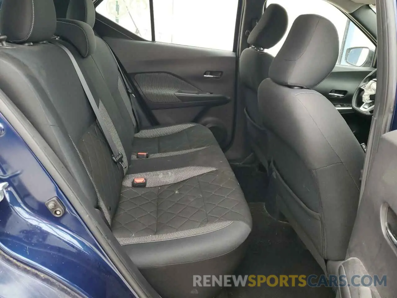 10 Photograph of a damaged car 3N1CP5CU2KL516244 NISSAN KICKS 2019