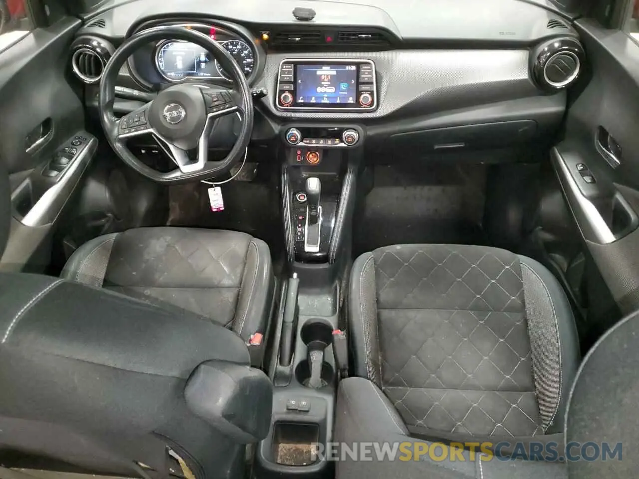8 Photograph of a damaged car 3N1CP5CU2KL519712 NISSAN KICKS 2019