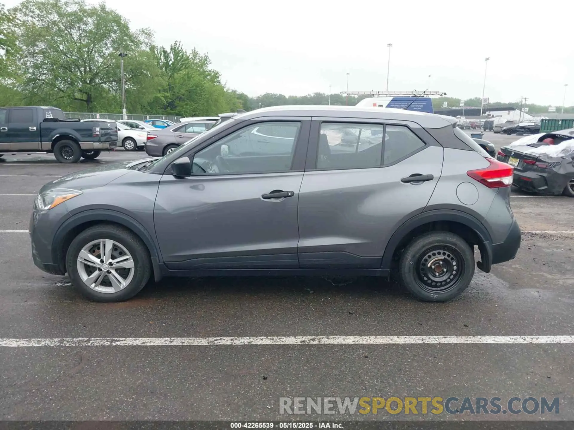 14 Photograph of a damaged car 3N1CP5CU2KL524859 NISSAN KICKS 2019