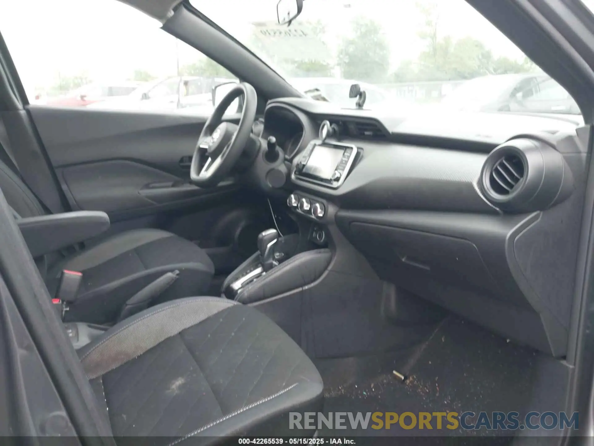 5 Photograph of a damaged car 3N1CP5CU2KL524859 NISSAN KICKS 2019