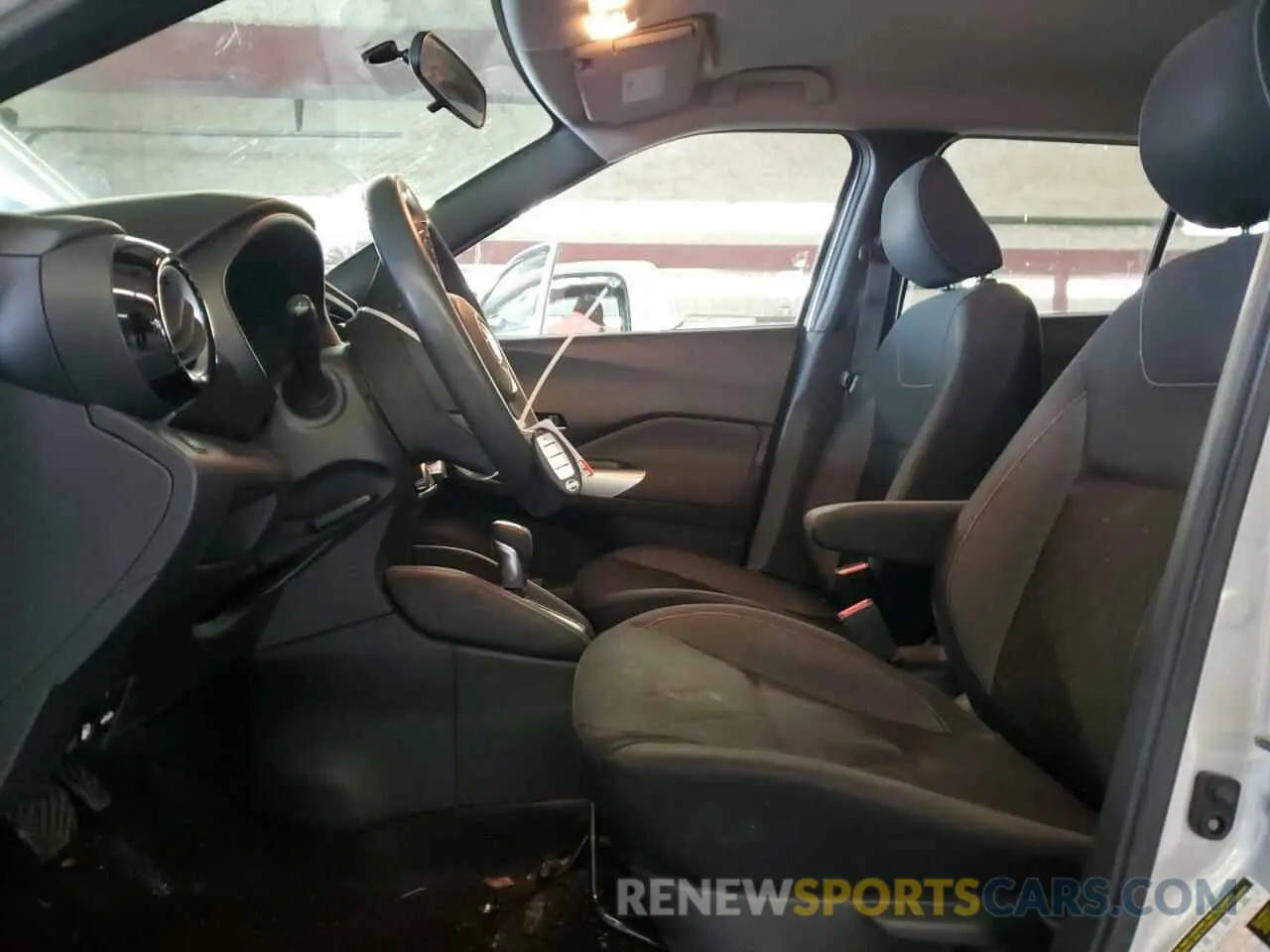 7 Photograph of a damaged car 3N1CP5CU2KL546618 NISSAN KICKS 2019