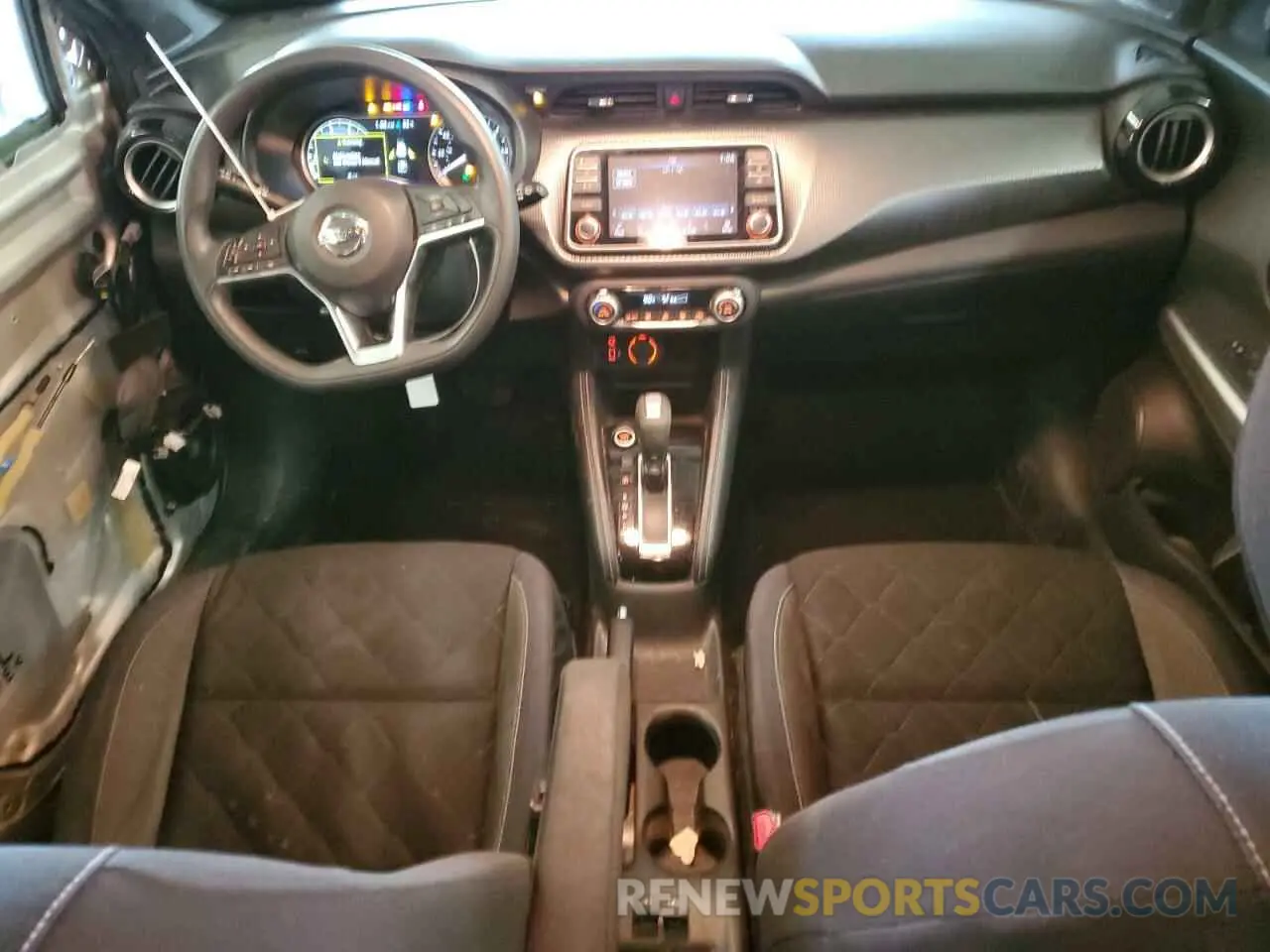 8 Photograph of a damaged car 3N1CP5CU2KL546618 NISSAN KICKS 2019