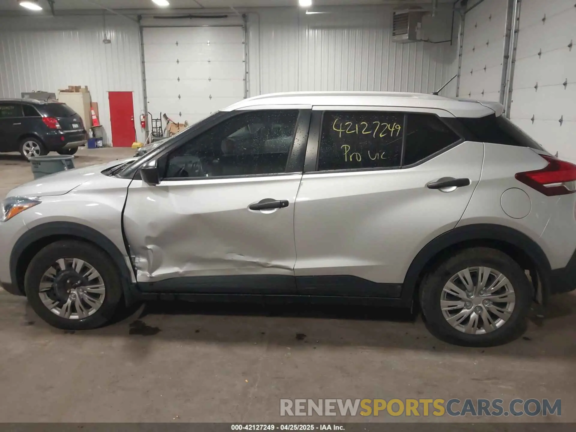 14 Photograph of a damaged car 3N1CP5CU2KL548837 NISSAN KICKS 2019