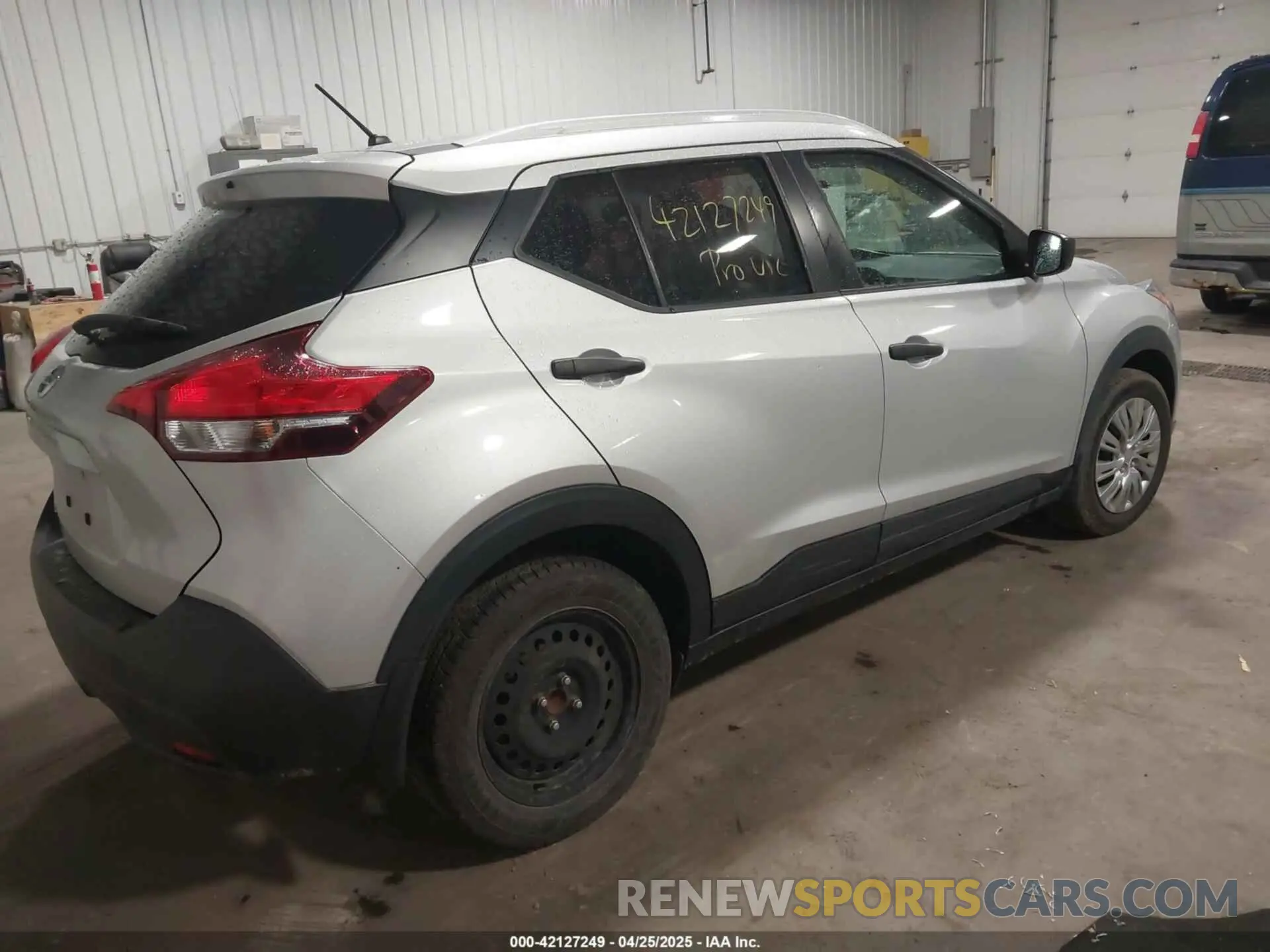 4 Photograph of a damaged car 3N1CP5CU2KL548837 NISSAN KICKS 2019