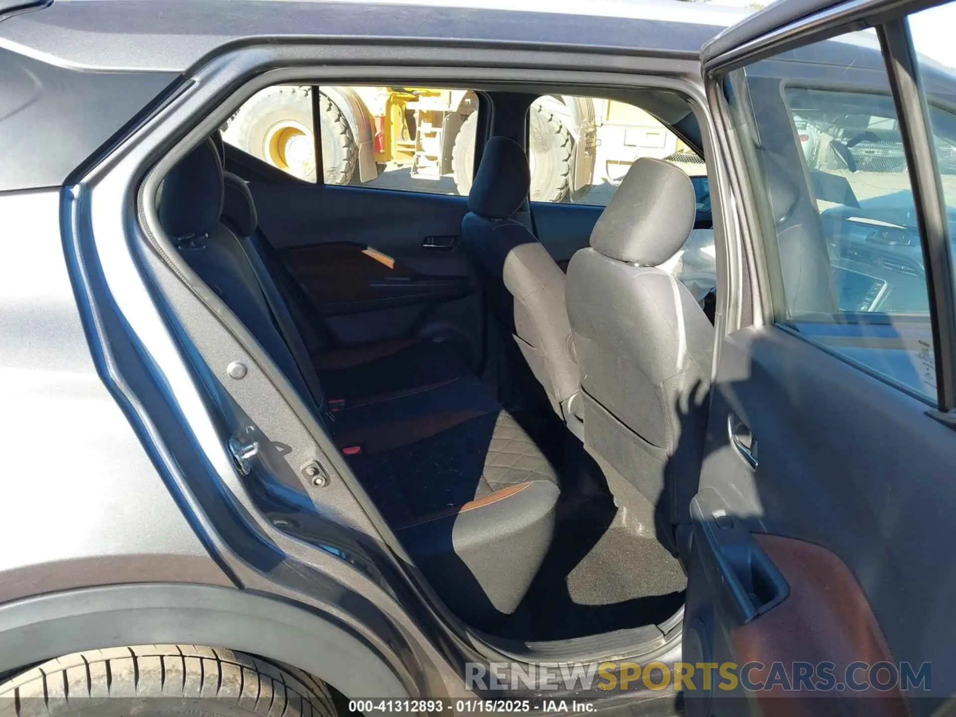 8 Photograph of a damaged car 3N1CP5CU2KL556291 NISSAN KICKS 2019