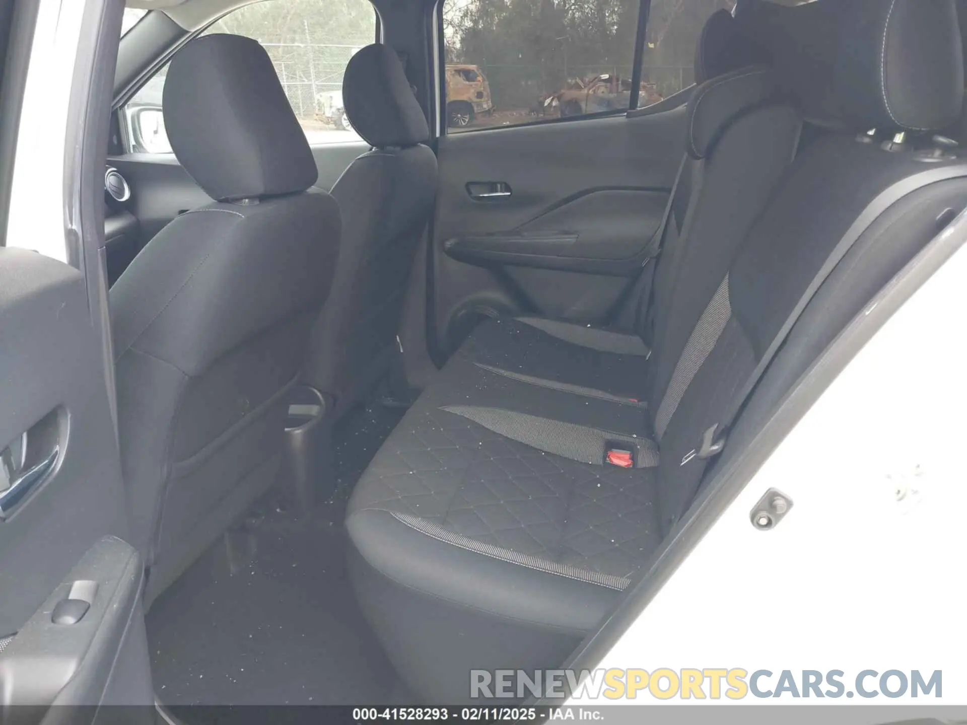 8 Photograph of a damaged car 3N1CP5CU2KL559112 NISSAN KICKS 2019