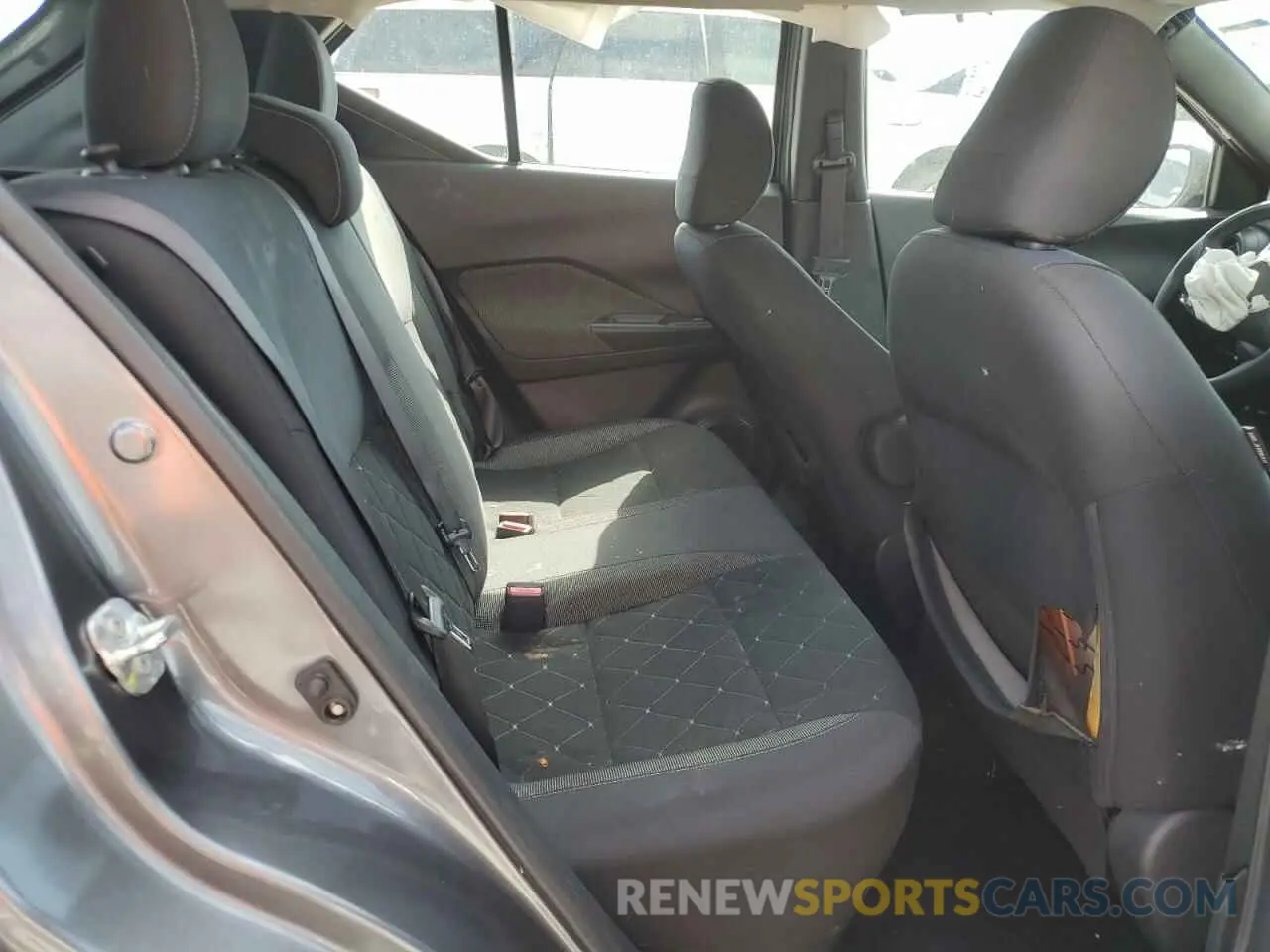 11 Photograph of a damaged car 3N1CP5CU2KL566013 NISSAN KICKS 2019