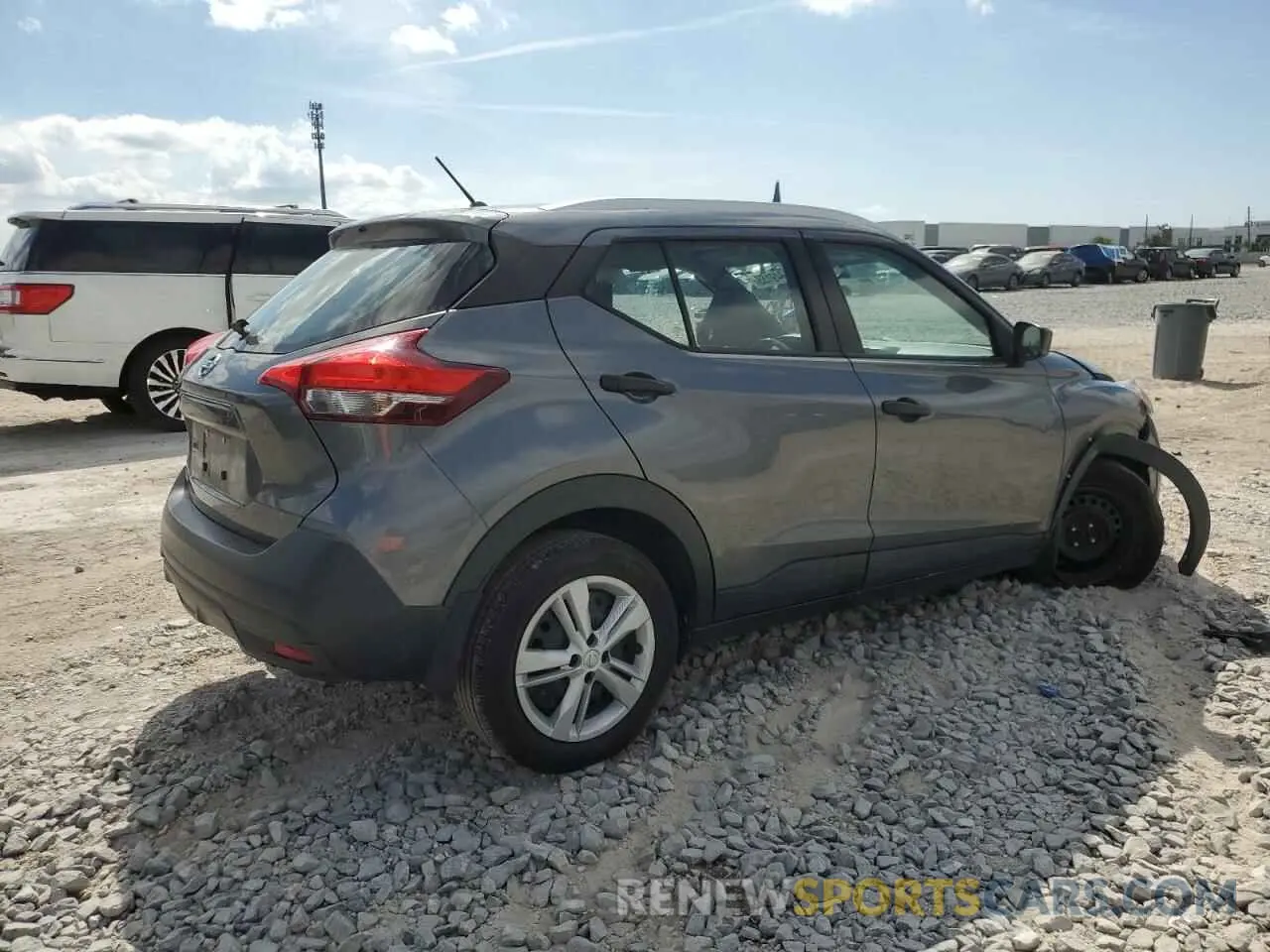3 Photograph of a damaged car 3N1CP5CU2KL566013 NISSAN KICKS 2019