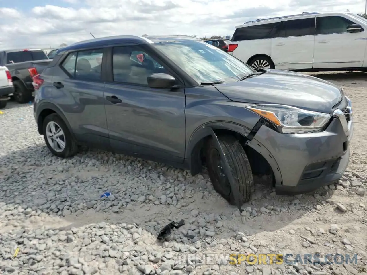 4 Photograph of a damaged car 3N1CP5CU2KL566013 NISSAN KICKS 2019