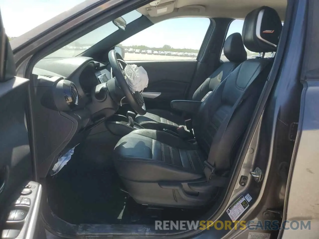 7 Photograph of a damaged car 3N1CP5CU2KL567453 NISSAN KICKS 2019