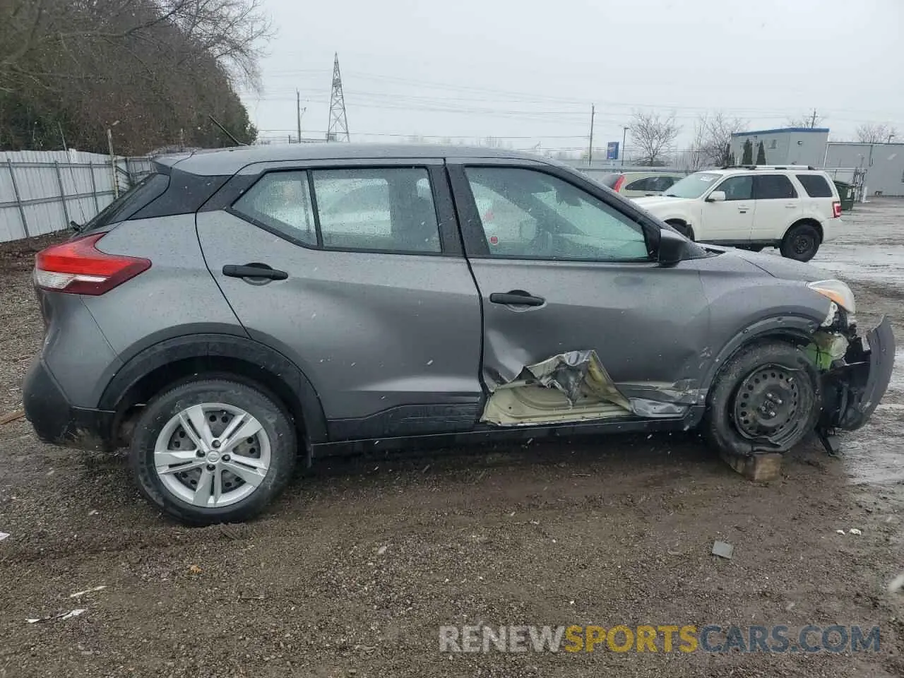 3 Photograph of a damaged car 3N1CP5CU3KL483237 NISSAN KICKS 2019