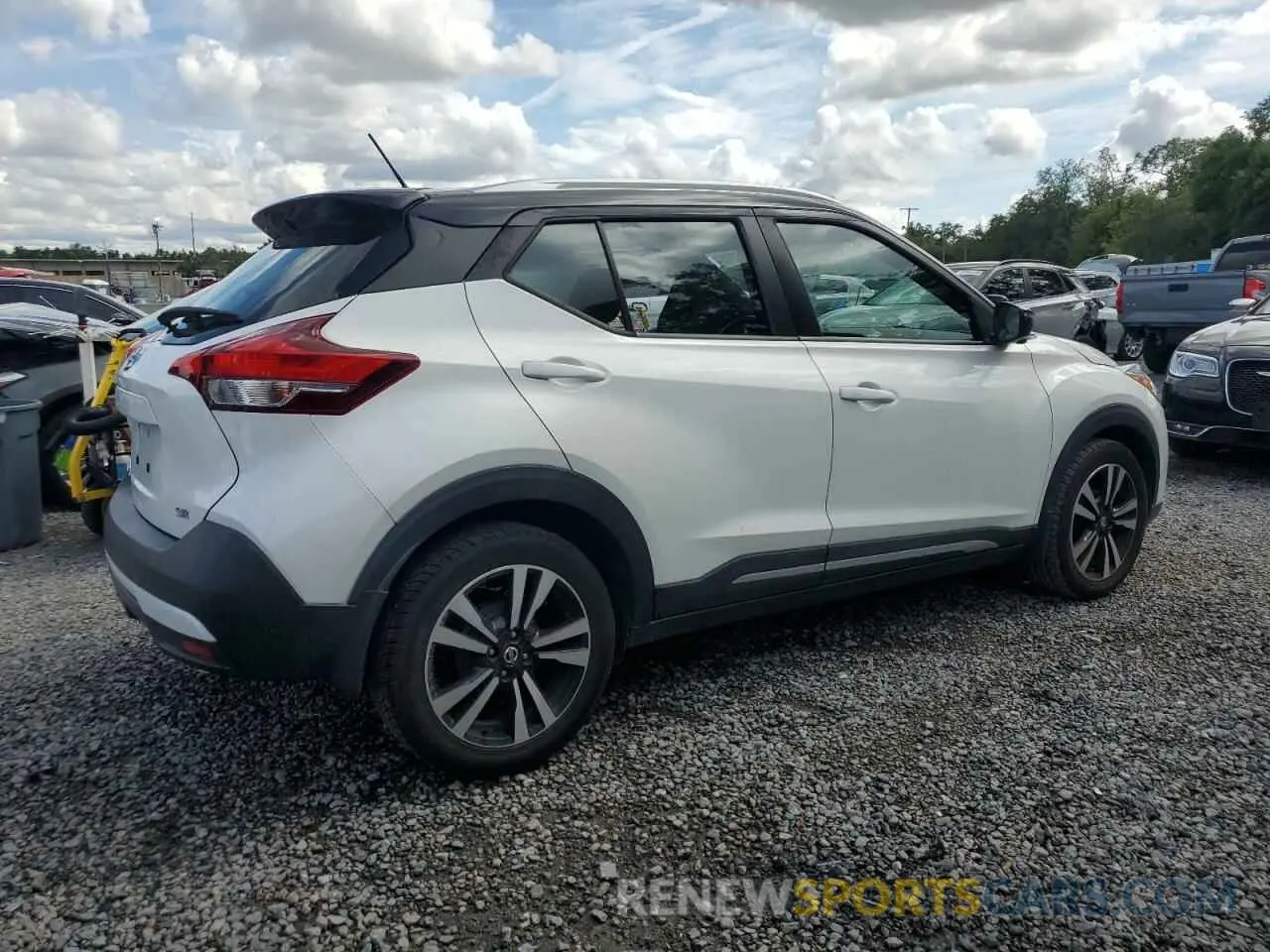 3 Photograph of a damaged car 3N1CP5CU3KL491645 NISSAN KICKS 2019