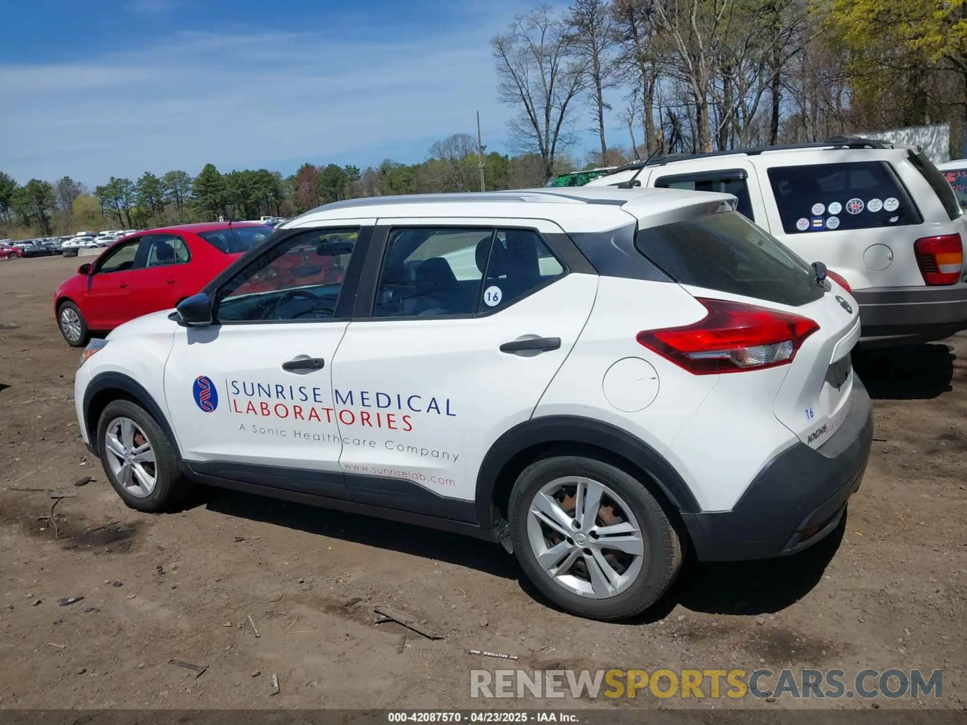 14 Photograph of a damaged car 3N1CP5CU3KL500277 NISSAN KICKS 2019