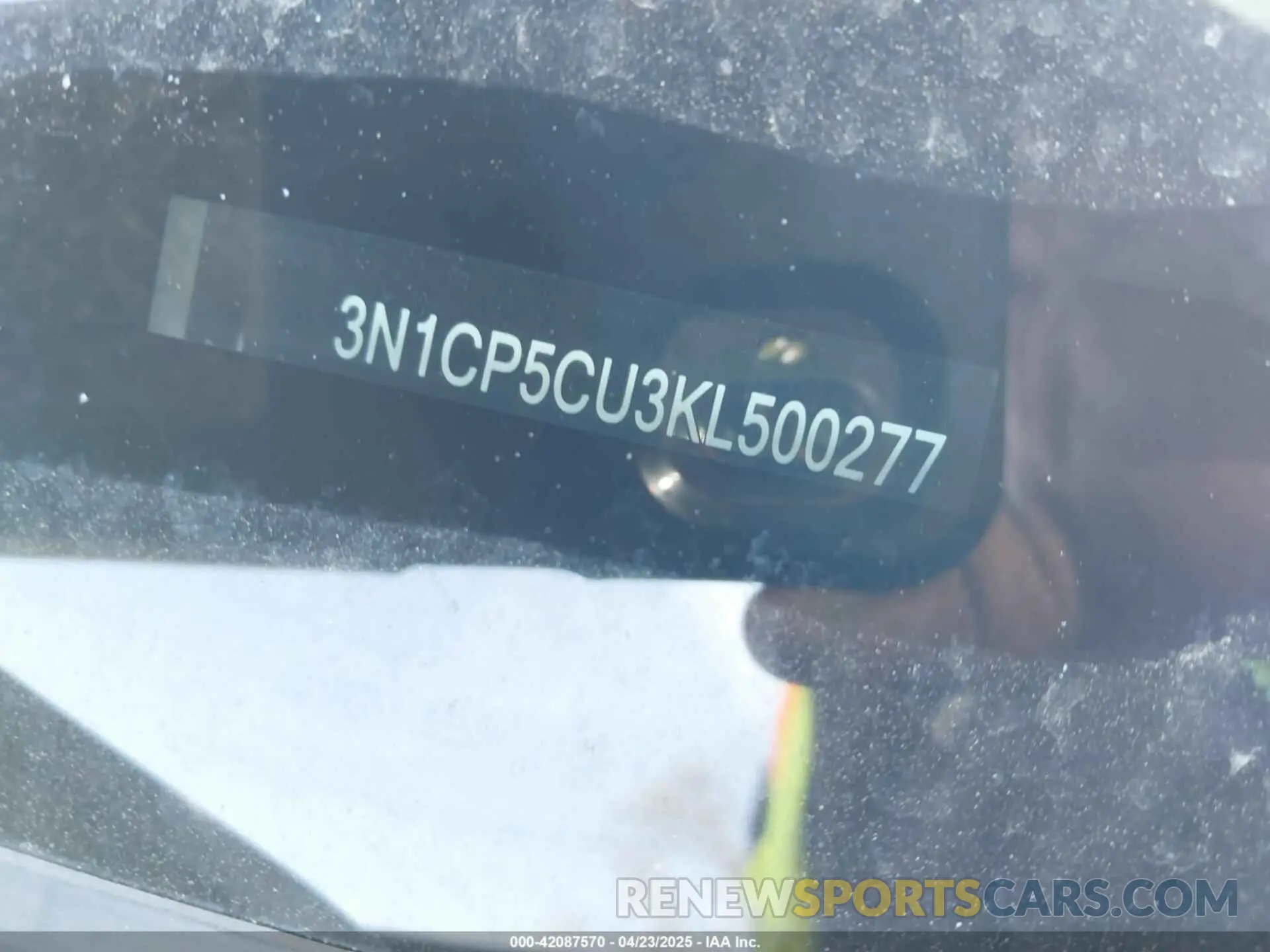 17 Photograph of a damaged car 3N1CP5CU3KL500277 NISSAN KICKS 2019