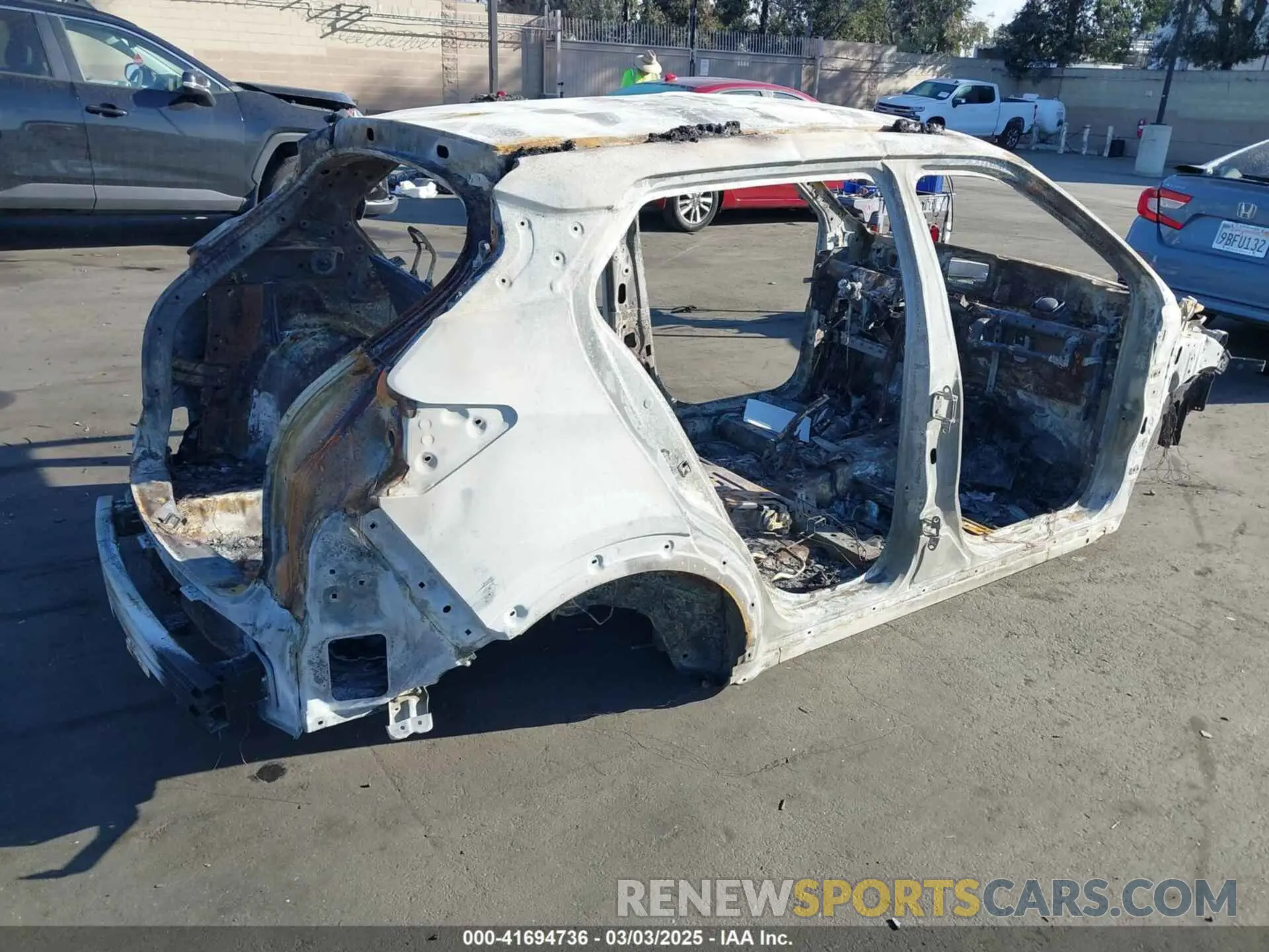 4 Photograph of a damaged car 3N1CP5CU3KL509030 NISSAN KICKS 2019