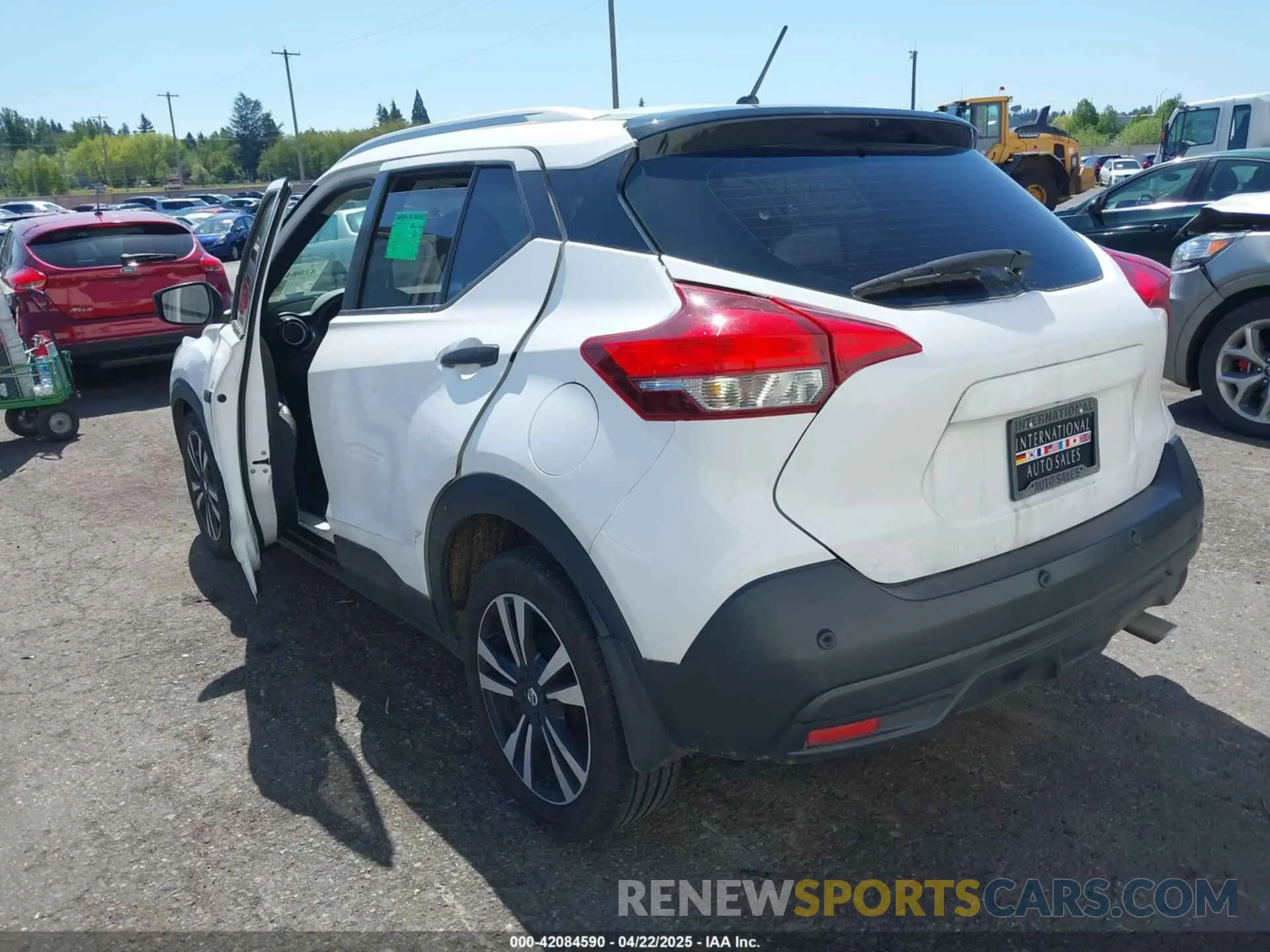3 Photograph of a damaged car 3N1CP5CU3KL518777 NISSAN KICKS 2019