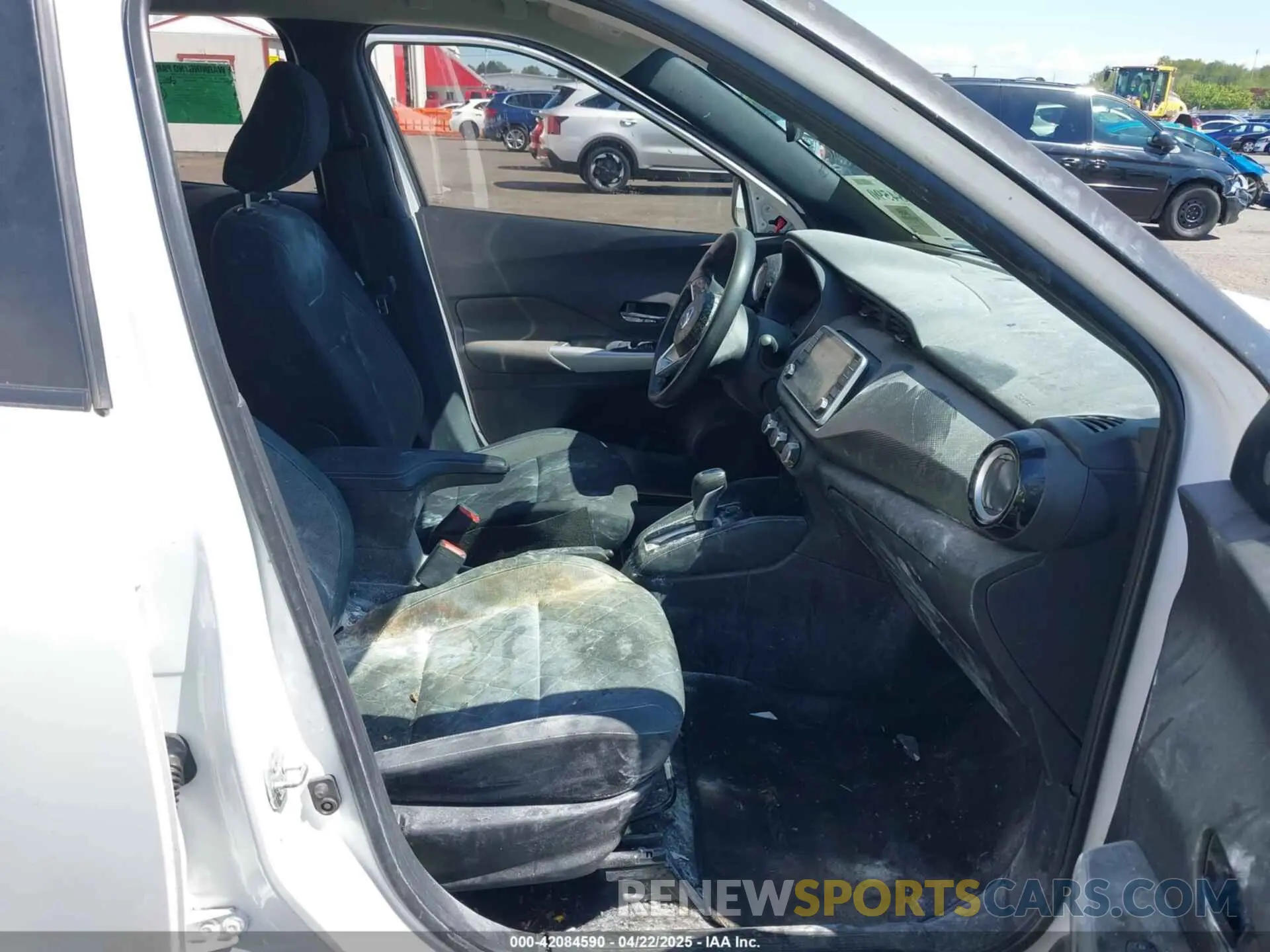 5 Photograph of a damaged car 3N1CP5CU3KL518777 NISSAN KICKS 2019