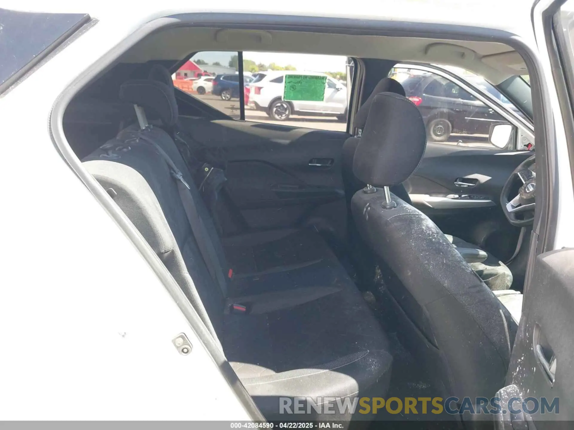 8 Photograph of a damaged car 3N1CP5CU3KL518777 NISSAN KICKS 2019