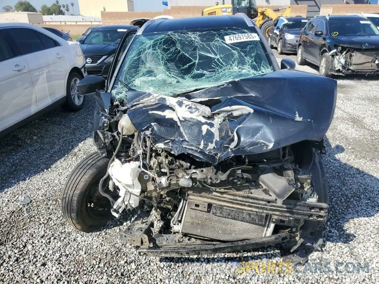 5 Photograph of a damaged car 3N1CP5CU3KL528984 NISSAN KICKS 2019