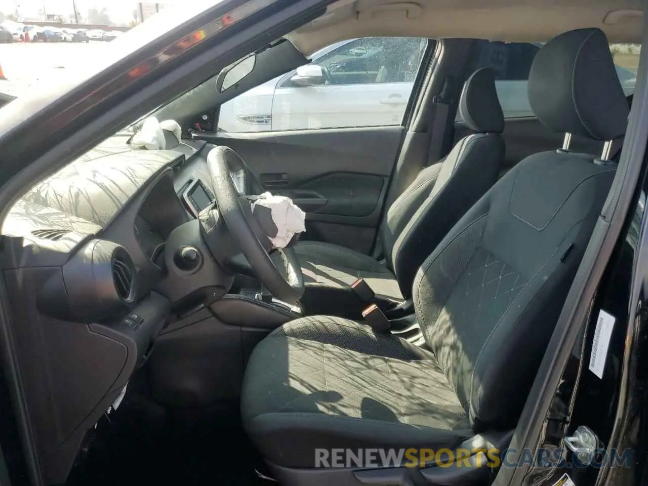 7 Photograph of a damaged car 3N1CP5CU3KL528984 NISSAN KICKS 2019