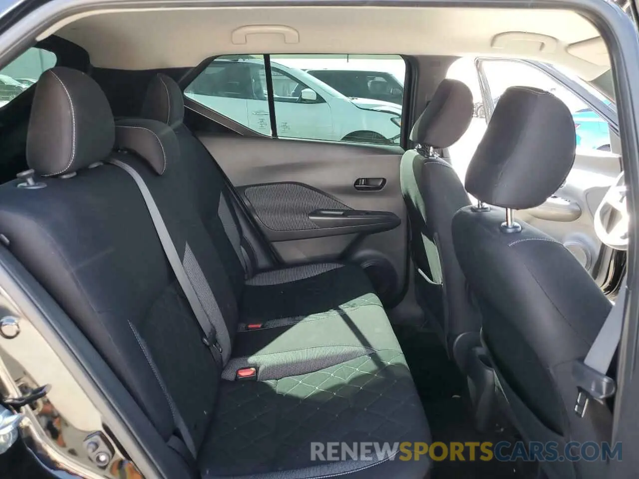 10 Photograph of a damaged car 3N1CP5CU3KL539449 NISSAN KICKS 2019
