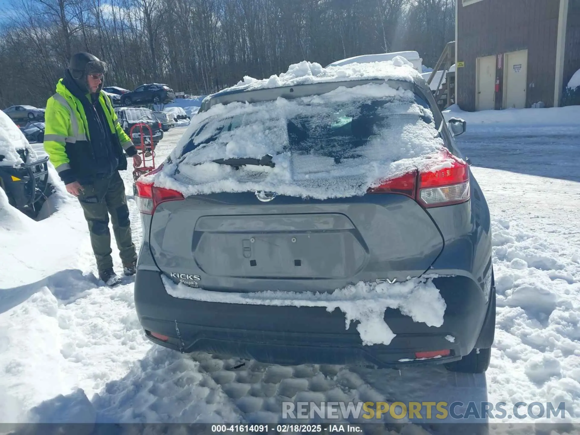 16 Photograph of a damaged car 3N1CP5CU3KL544005 NISSAN KICKS 2019