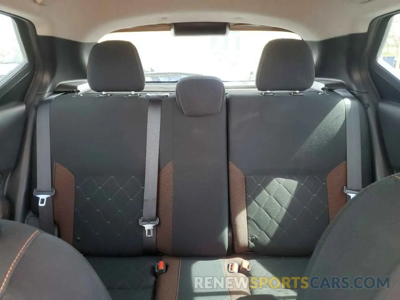 10 Photograph of a damaged car 3N1CP5CU3KL562052 NISSAN KICKS 2019