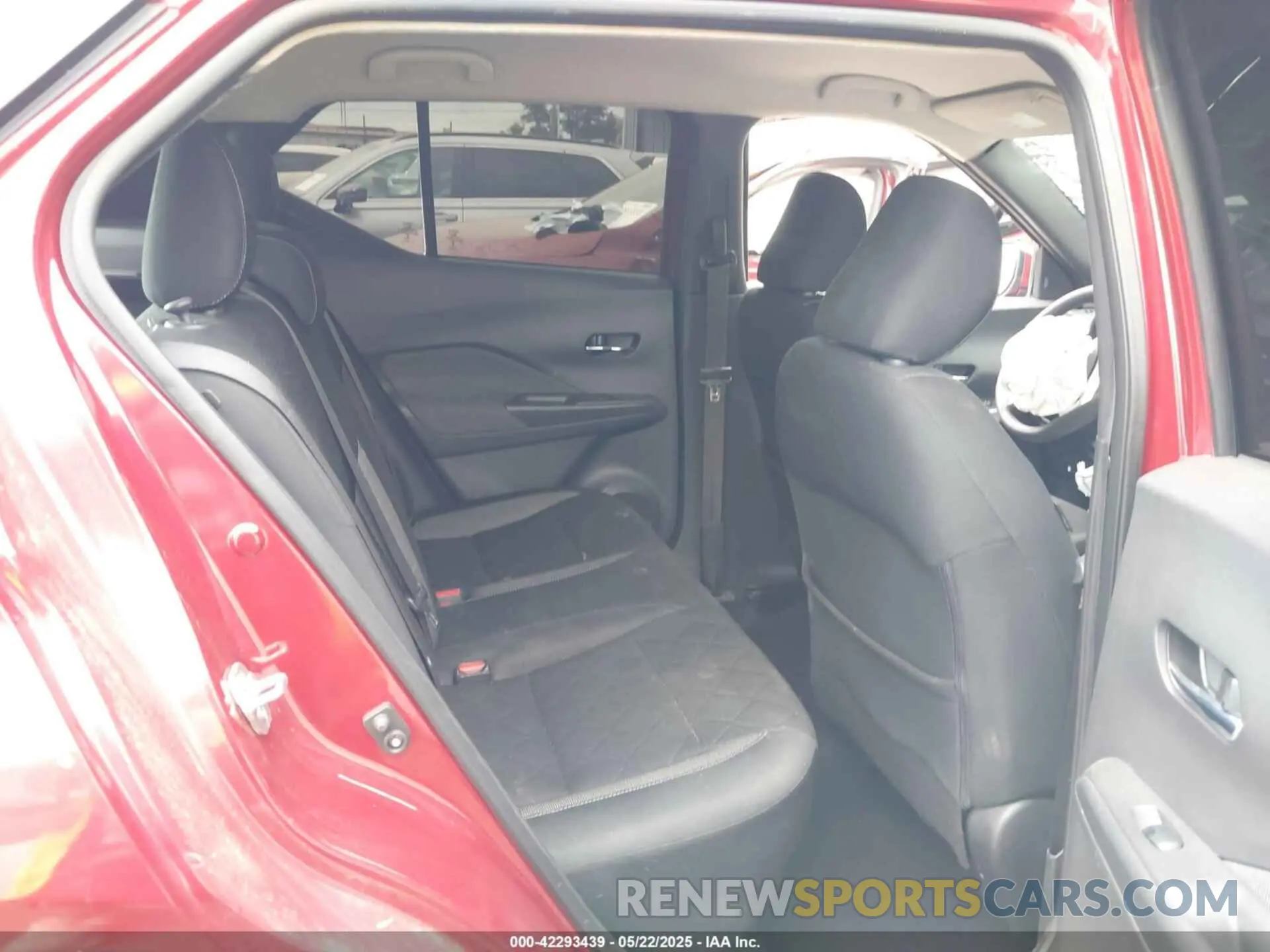 8 Photograph of a damaged car 3N1CP5CU3KL564447 NISSAN KICKS 2019