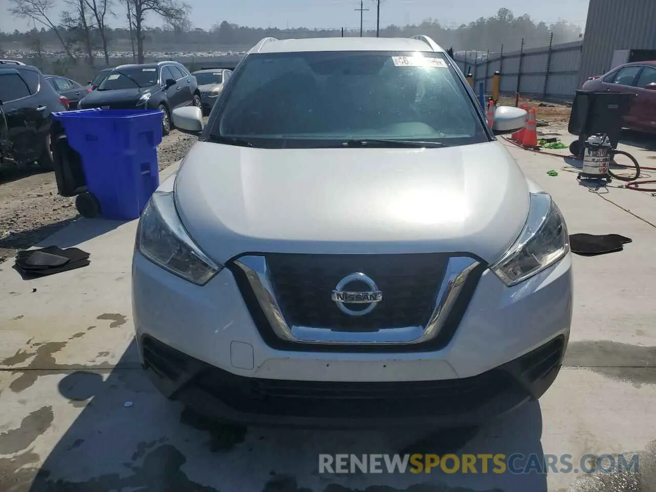 5 Photograph of a damaged car 3N1CP5CU3KL564562 NISSAN KICKS 2019
