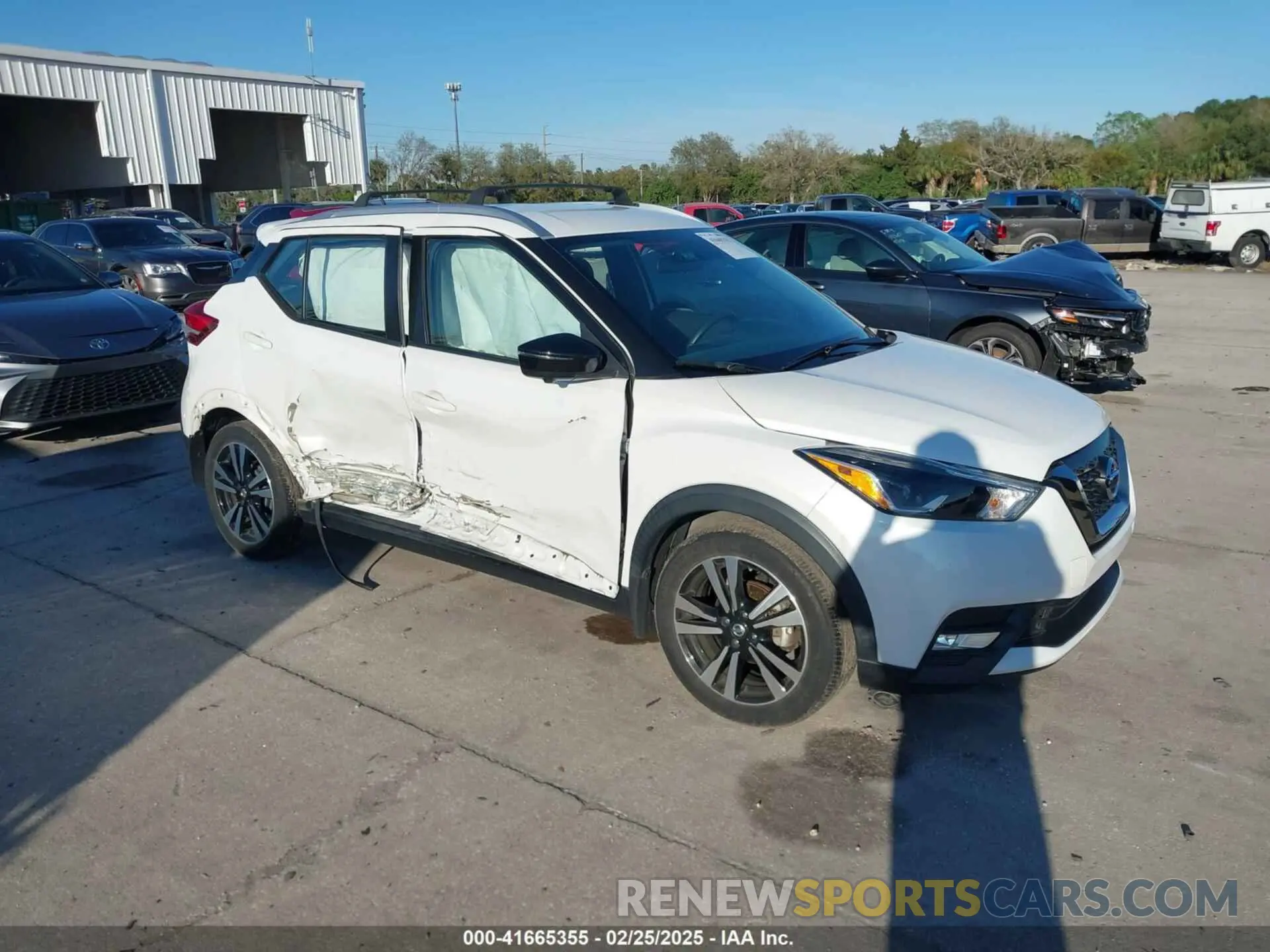 1 Photograph of a damaged car 3N1CP5CU4KL477933 NISSAN KICKS 2019