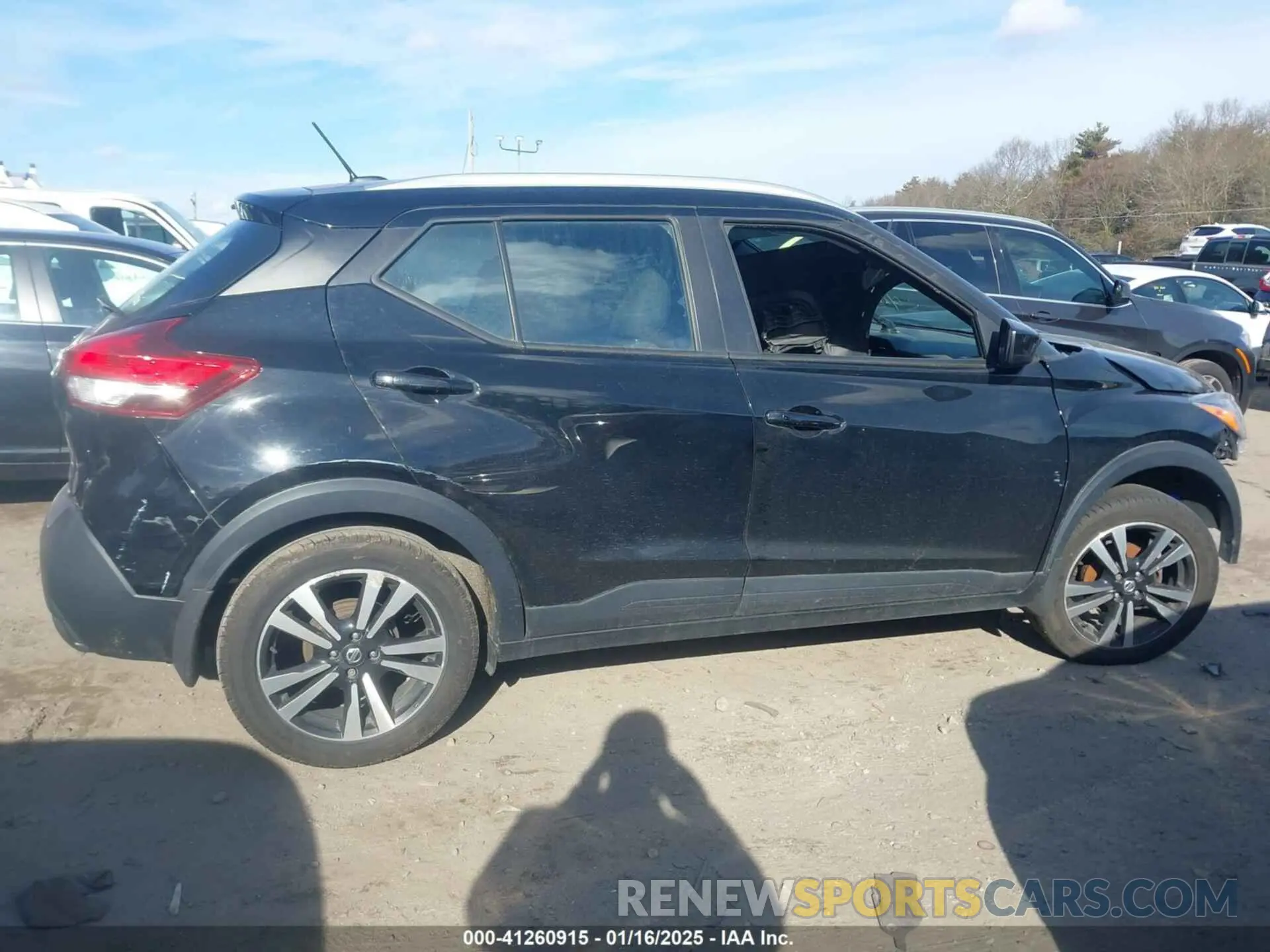 14 Photograph of a damaged car 3N1CP5CU4KL491184 NISSAN KICKS 2019