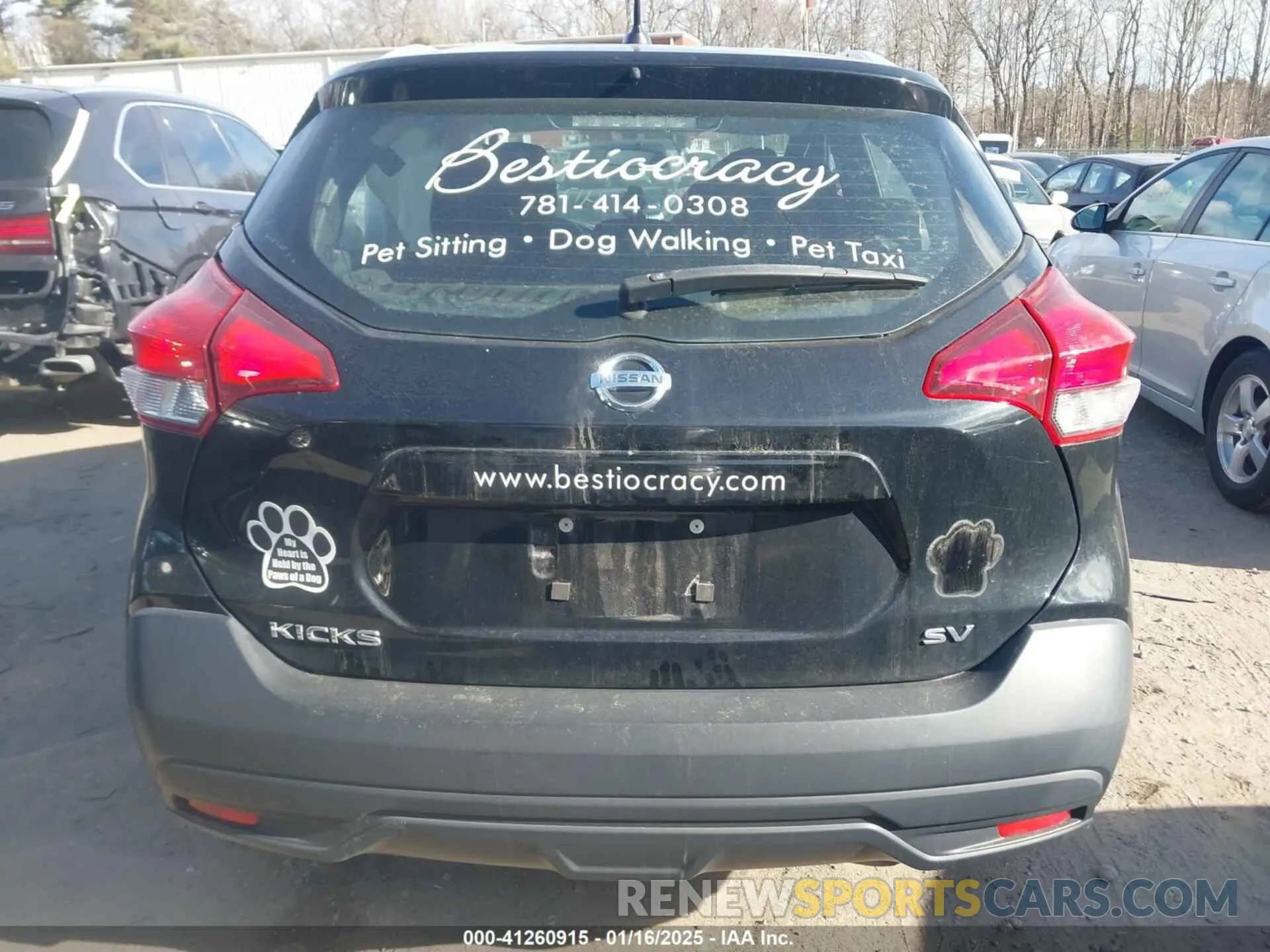 17 Photograph of a damaged car 3N1CP5CU4KL491184 NISSAN KICKS 2019