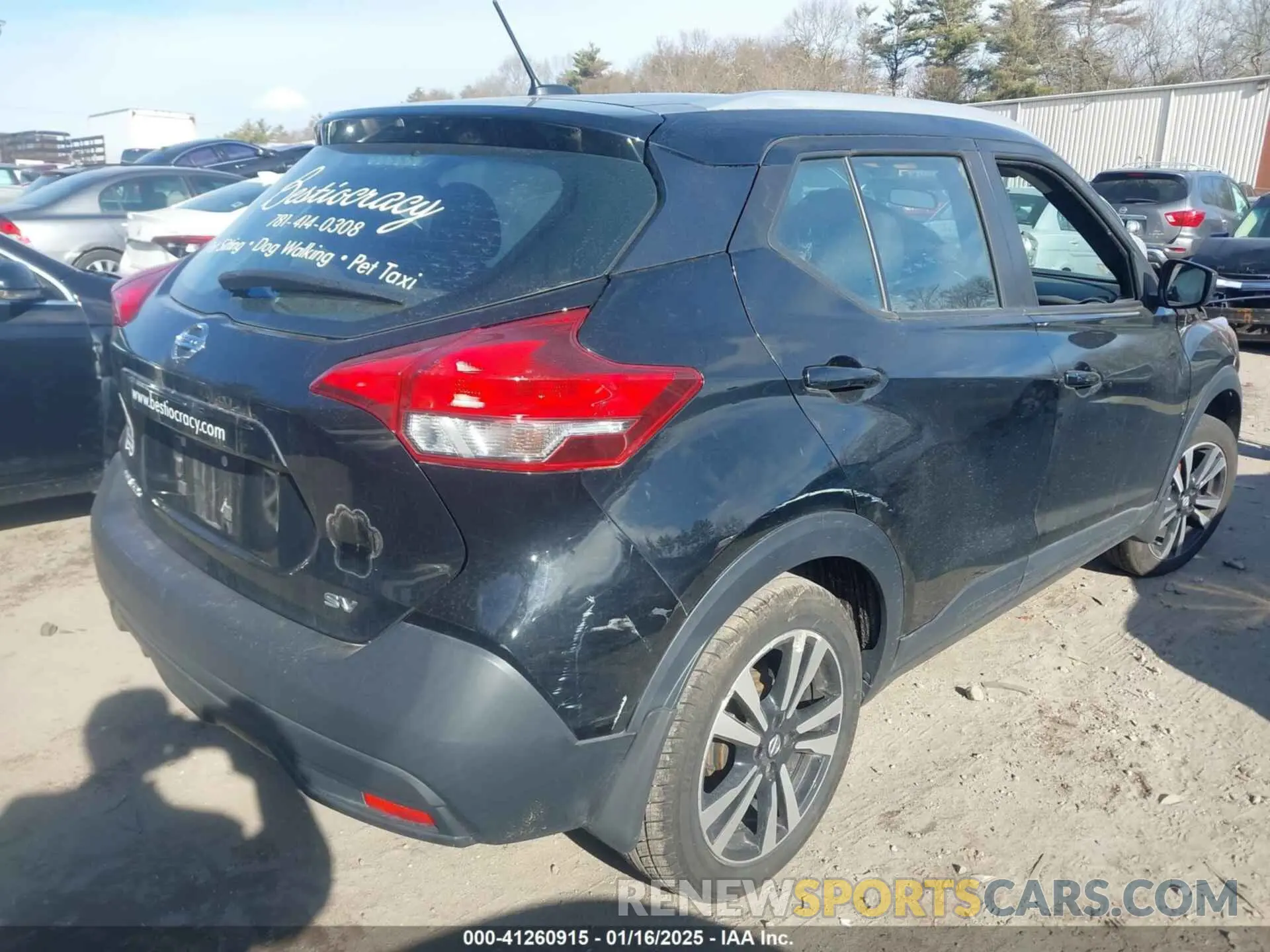 4 Photograph of a damaged car 3N1CP5CU4KL491184 NISSAN KICKS 2019