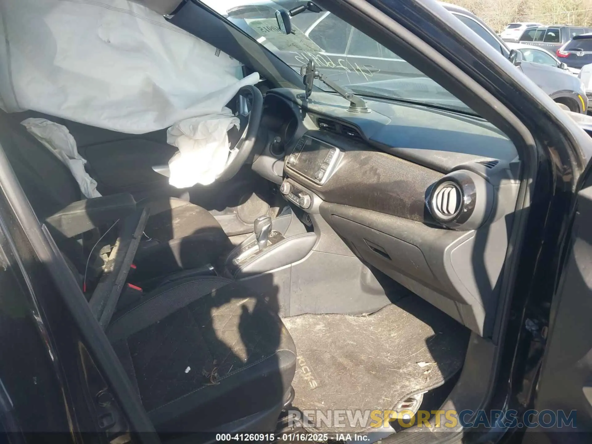5 Photograph of a damaged car 3N1CP5CU4KL491184 NISSAN KICKS 2019