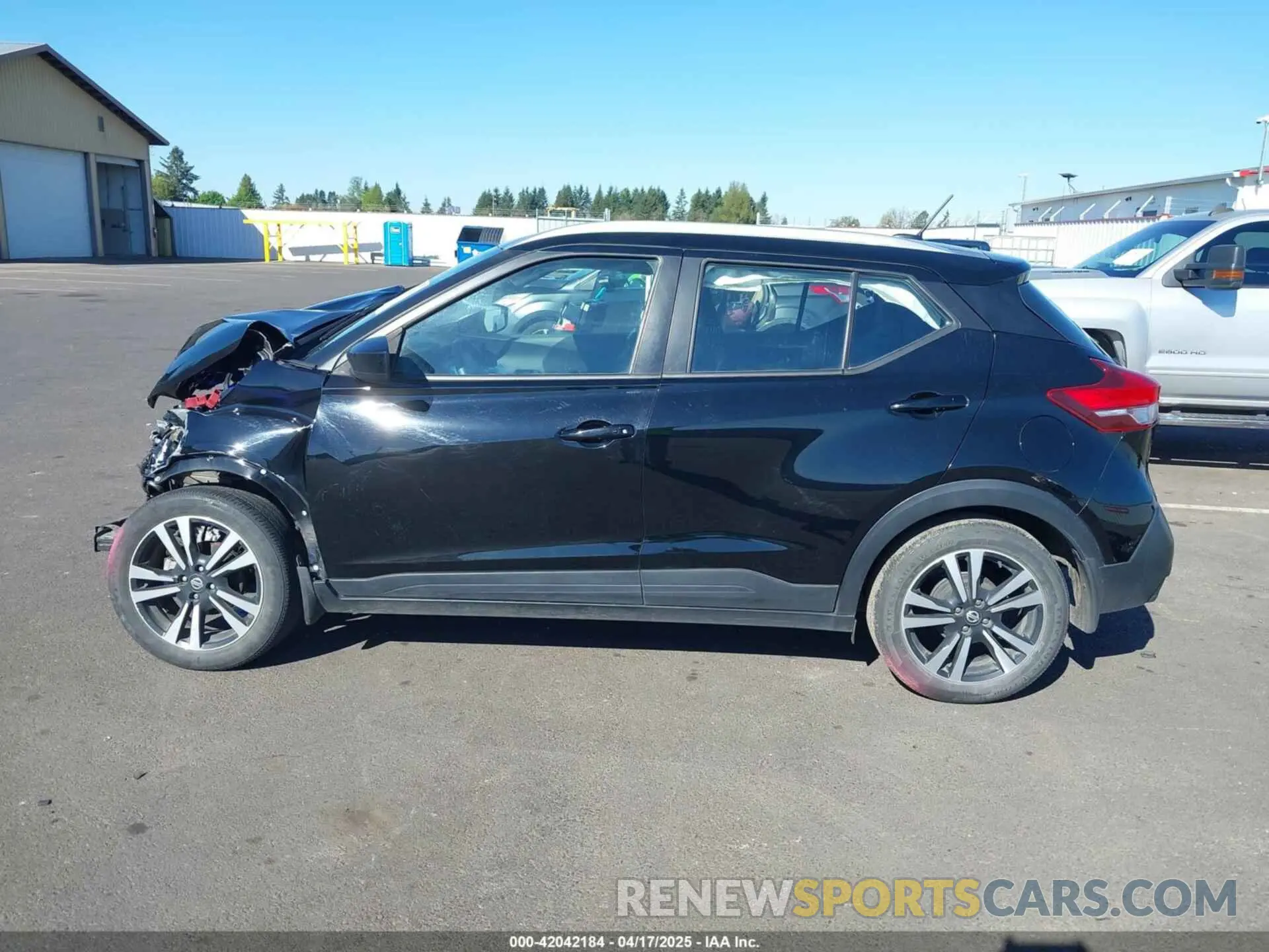 15 Photograph of a damaged car 3N1CP5CU4KL494389 NISSAN KICKS 2019
