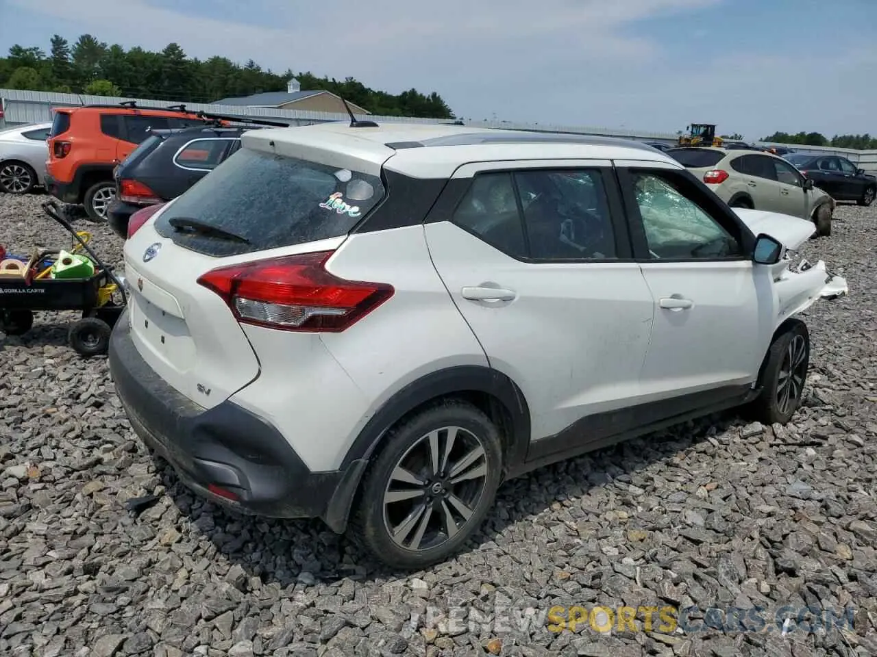3 Photograph of a damaged car 3N1CP5CU4KL499320 NISSAN KICKS 2019