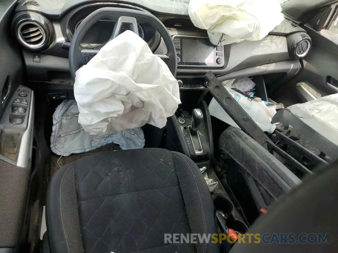 8 Photograph of a damaged car 3N1CP5CU4KL499320 NISSAN KICKS 2019